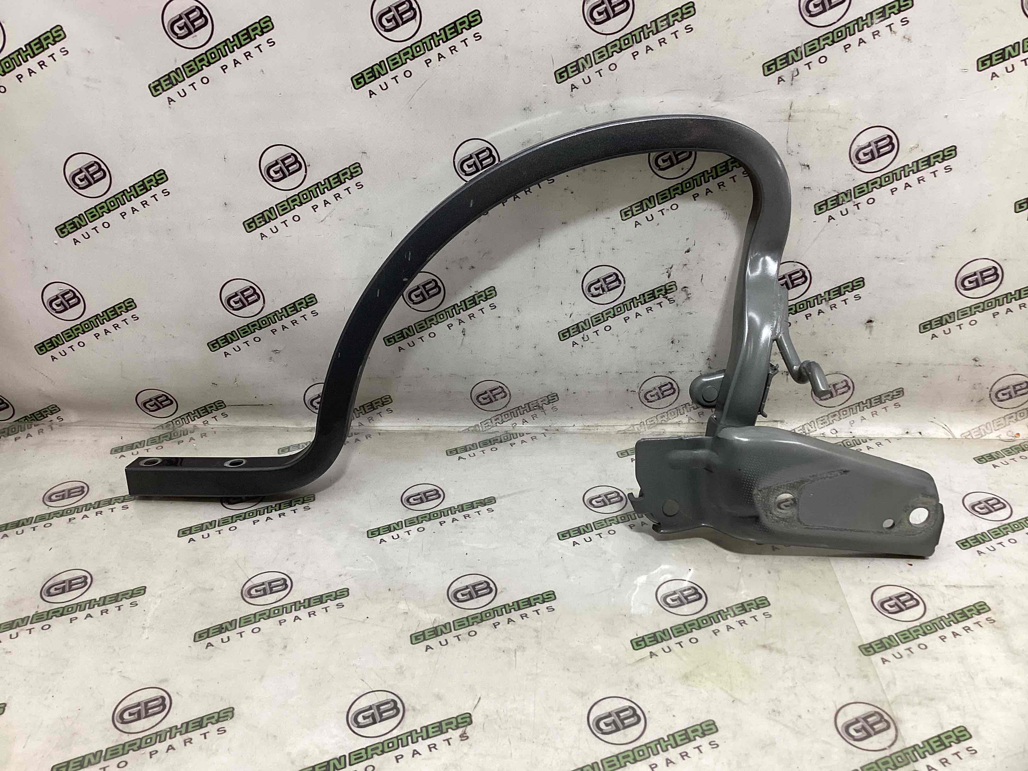 Петля кришки багажника, двері багажника