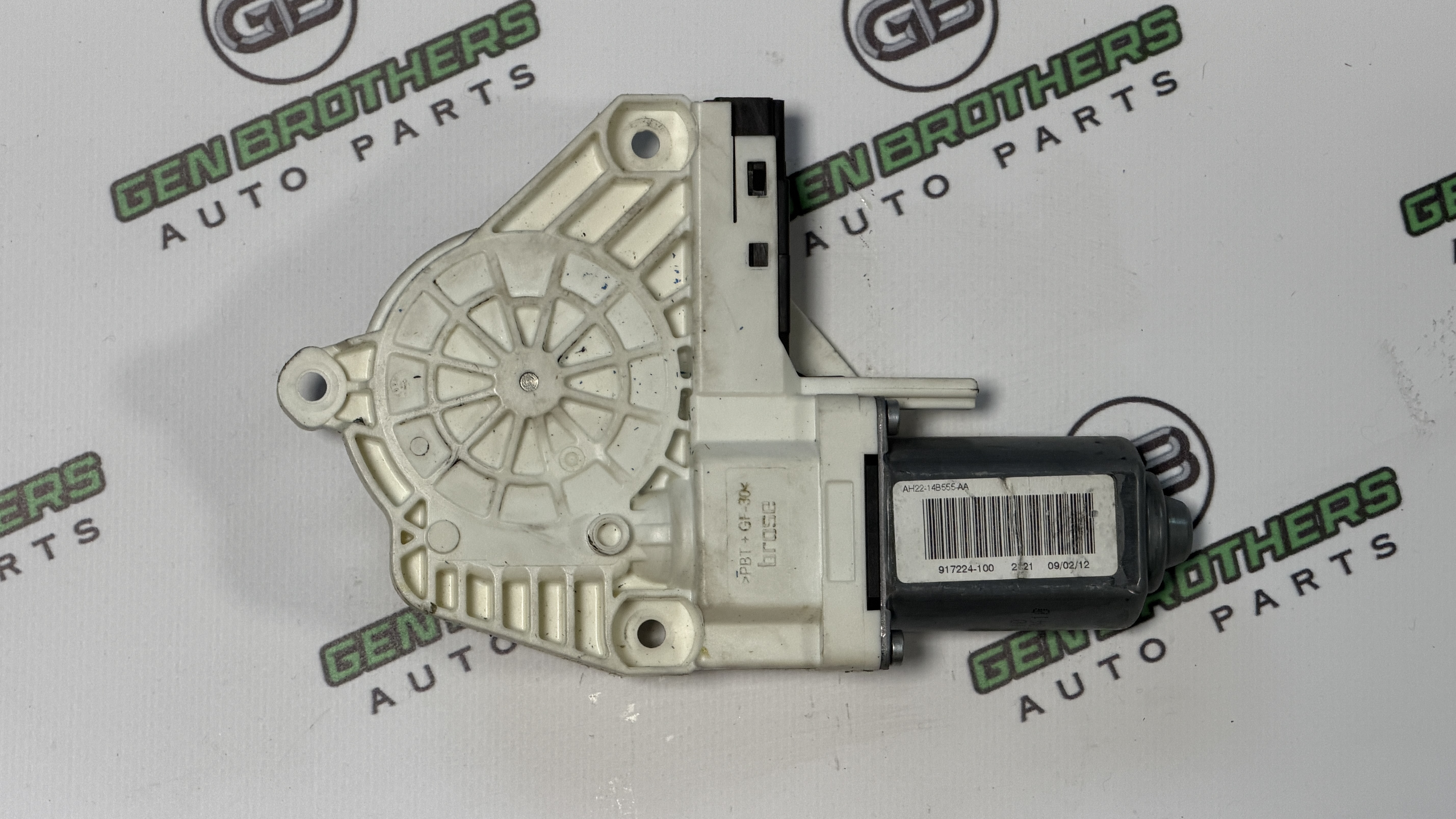 Моторчик склопідйомника Land Rover DISCOVERY 3 L319 2008