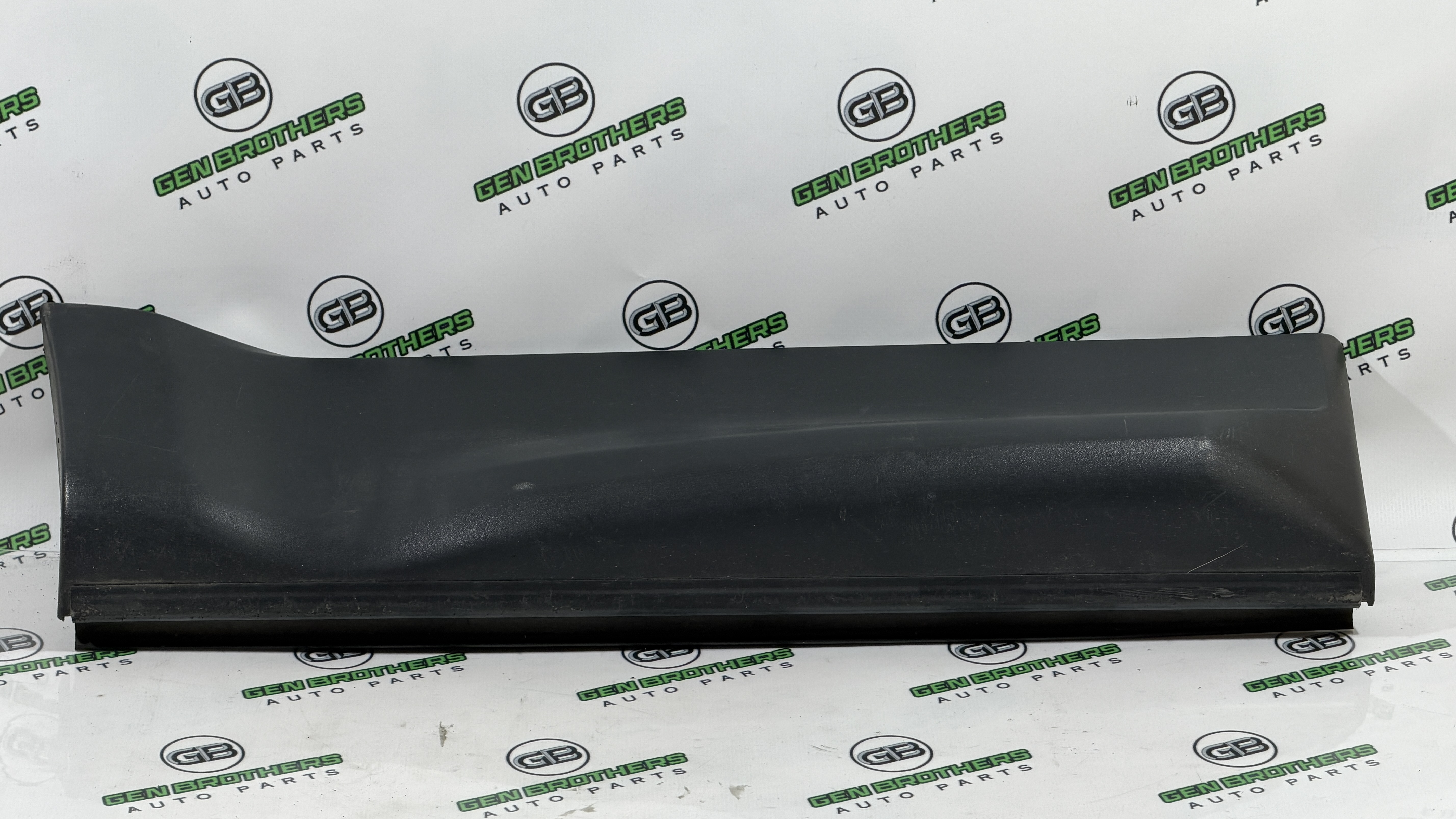 Молдинг двері задньої правої Land Rover Range Rover Sport L320 2005