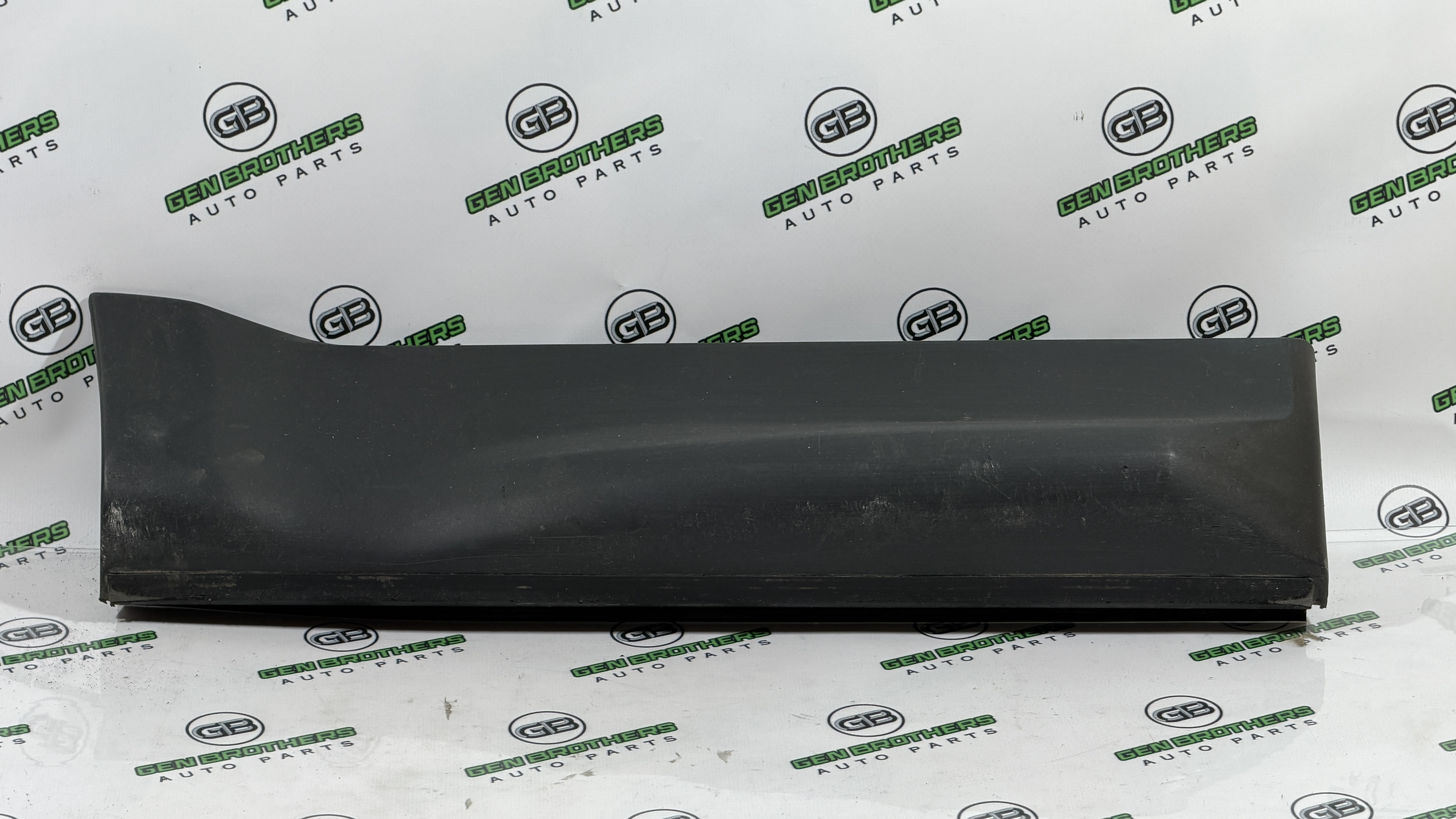 Молдинг двері задньої правої Land Rover Range Rover Sport L320 2005