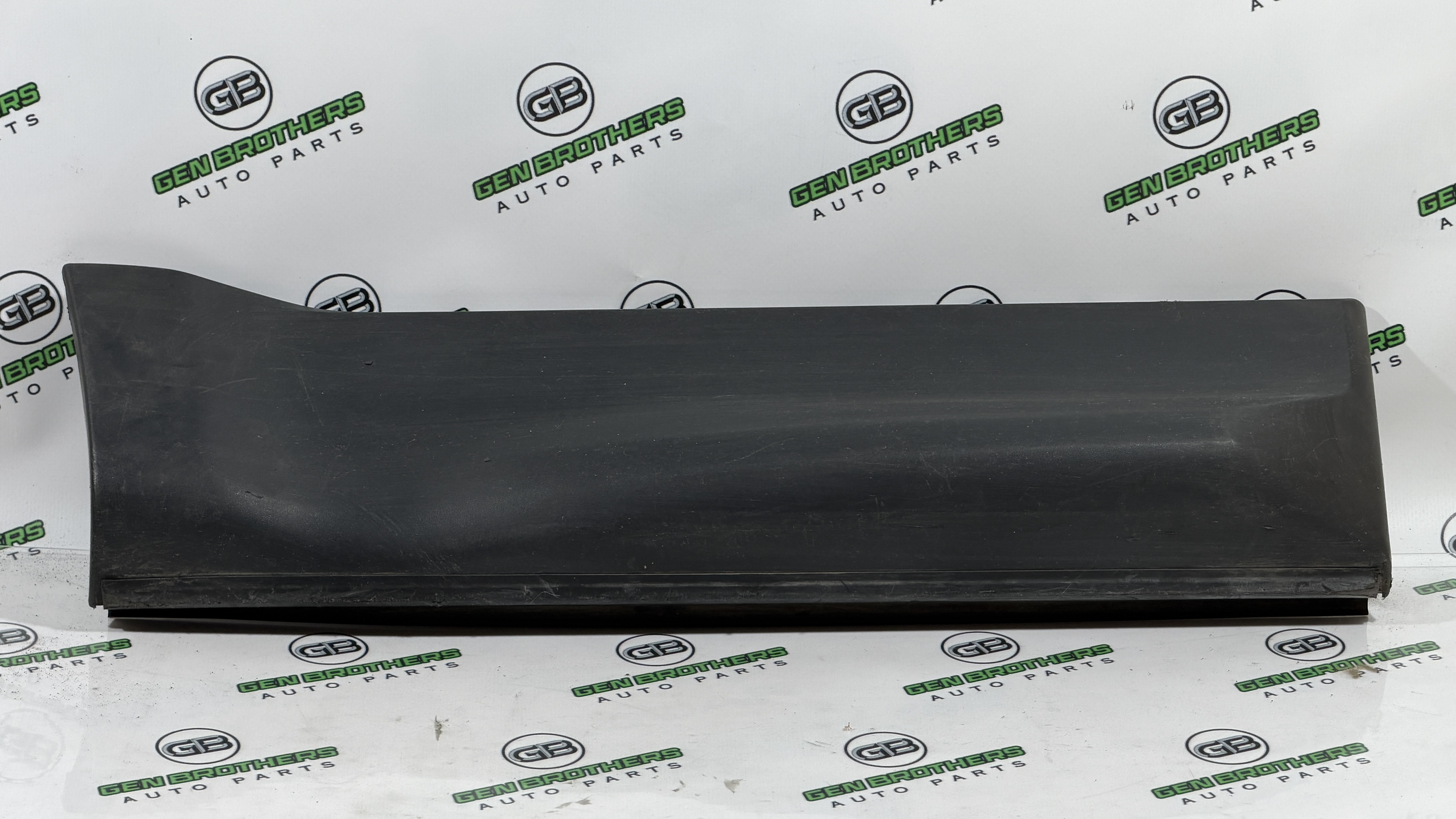 Молдинг двері задньої правої Land Rover Range Rover Sport L320 2005