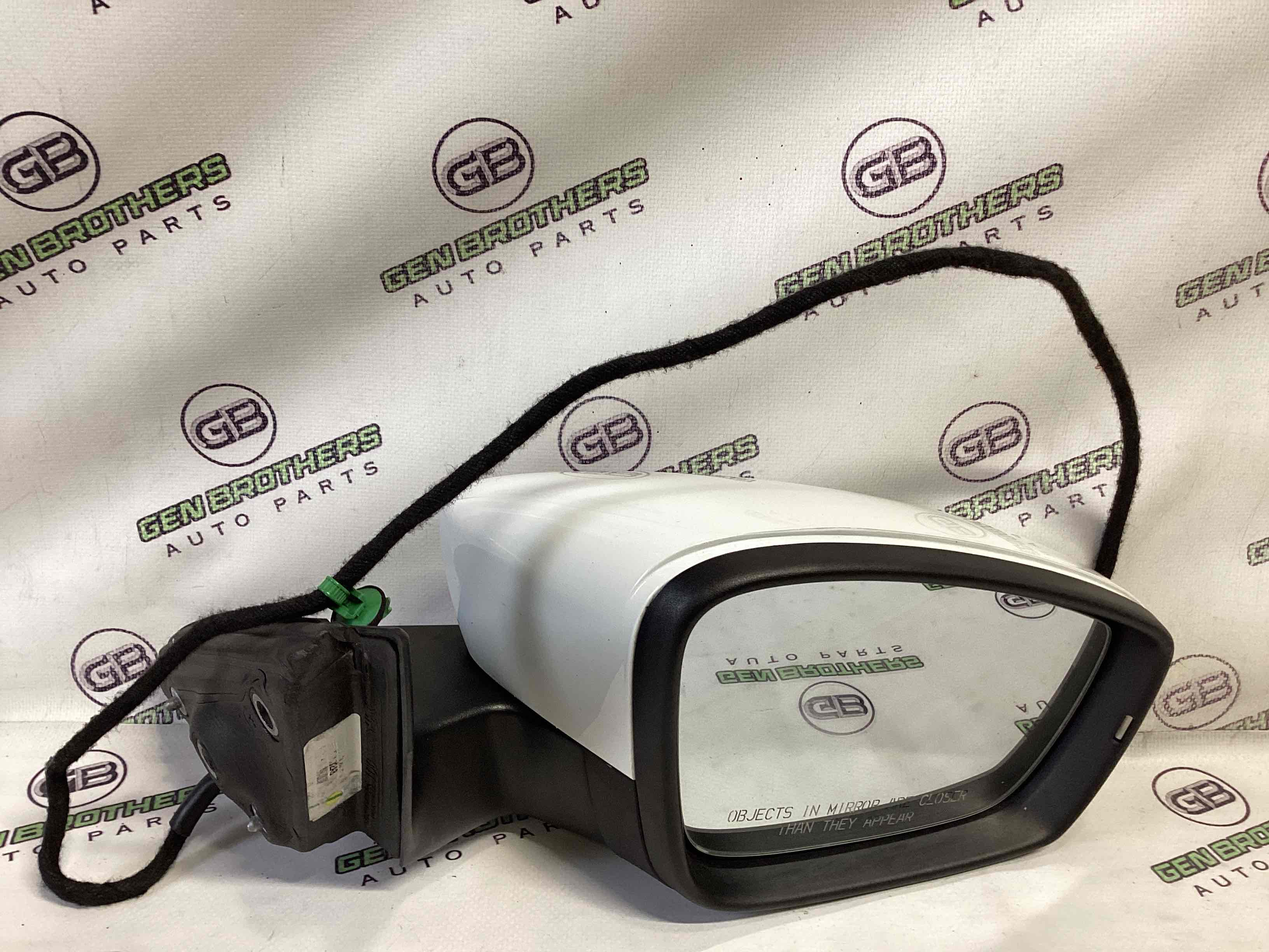 Дзеркало зовнішнє праве