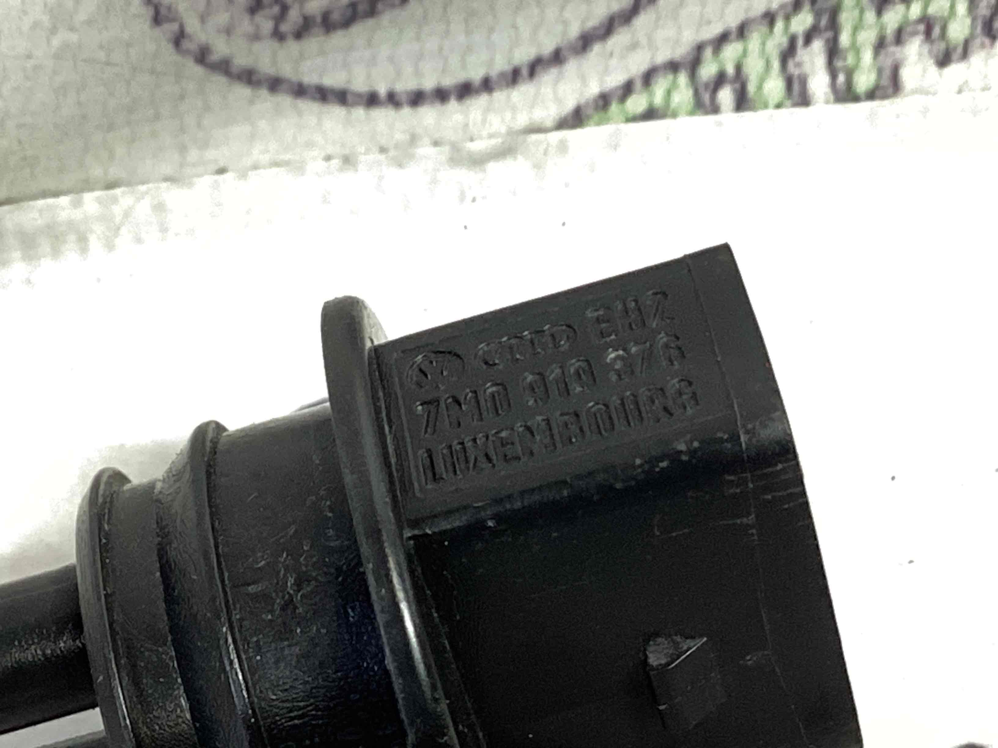 Датчик рівня бачка омивача