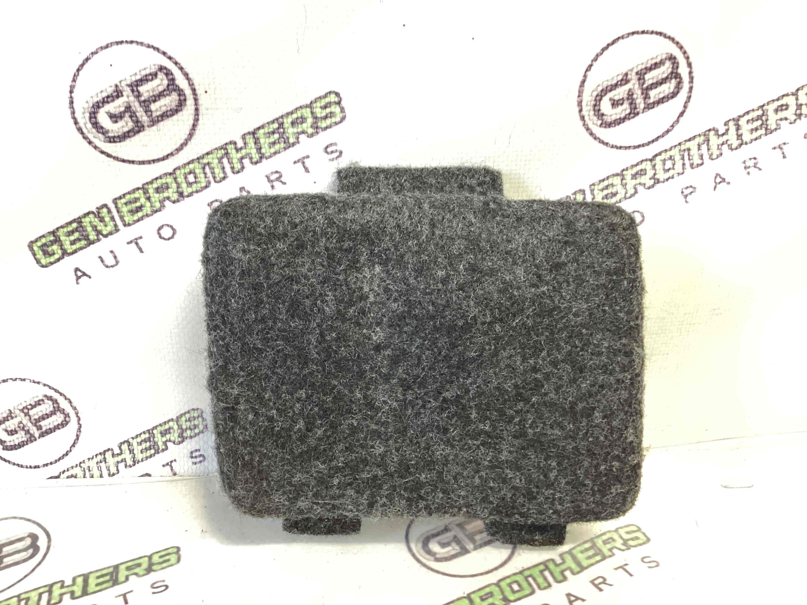 Елементи оздоблення багажника