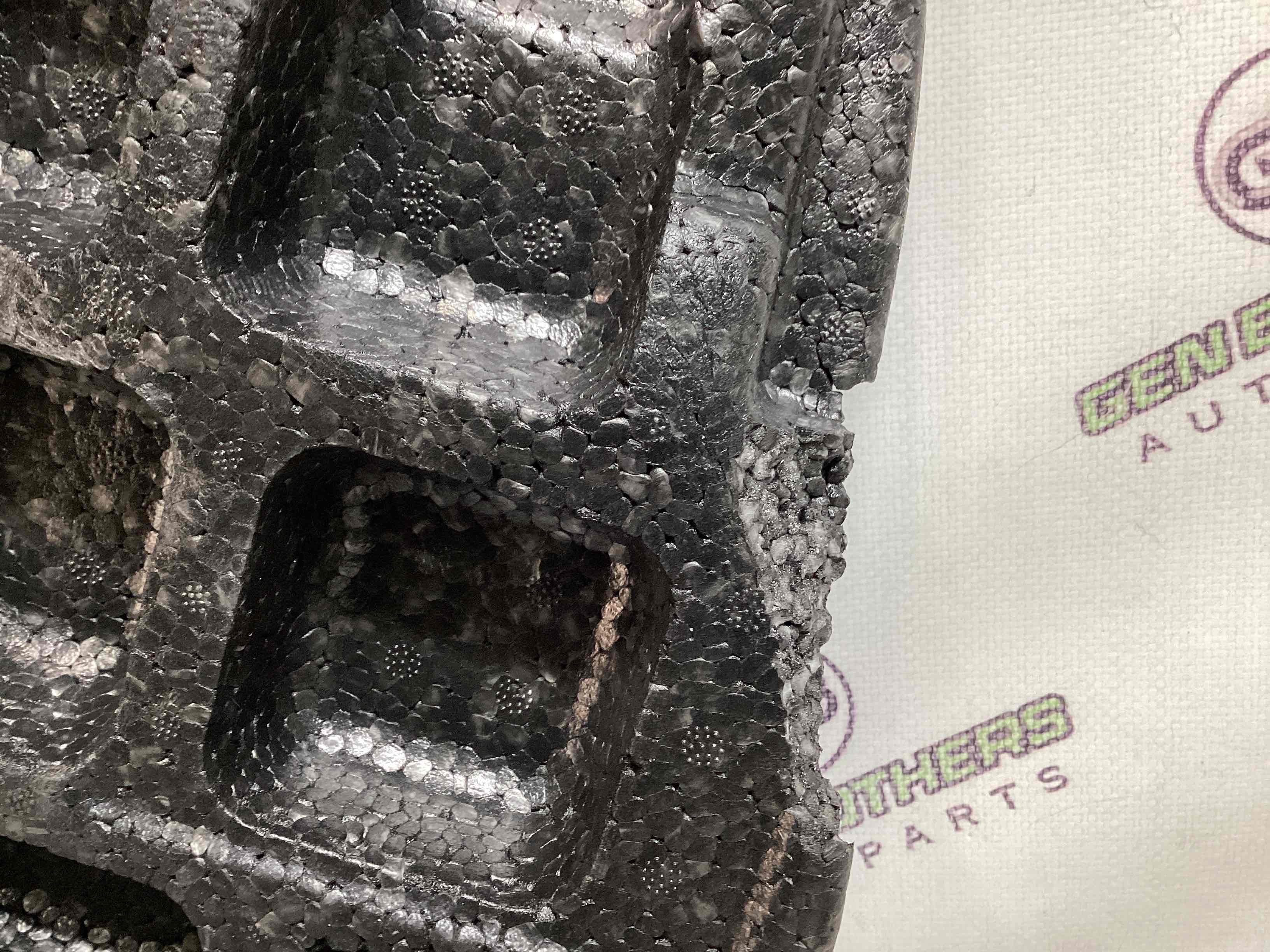 Елементи оздоблення багажника