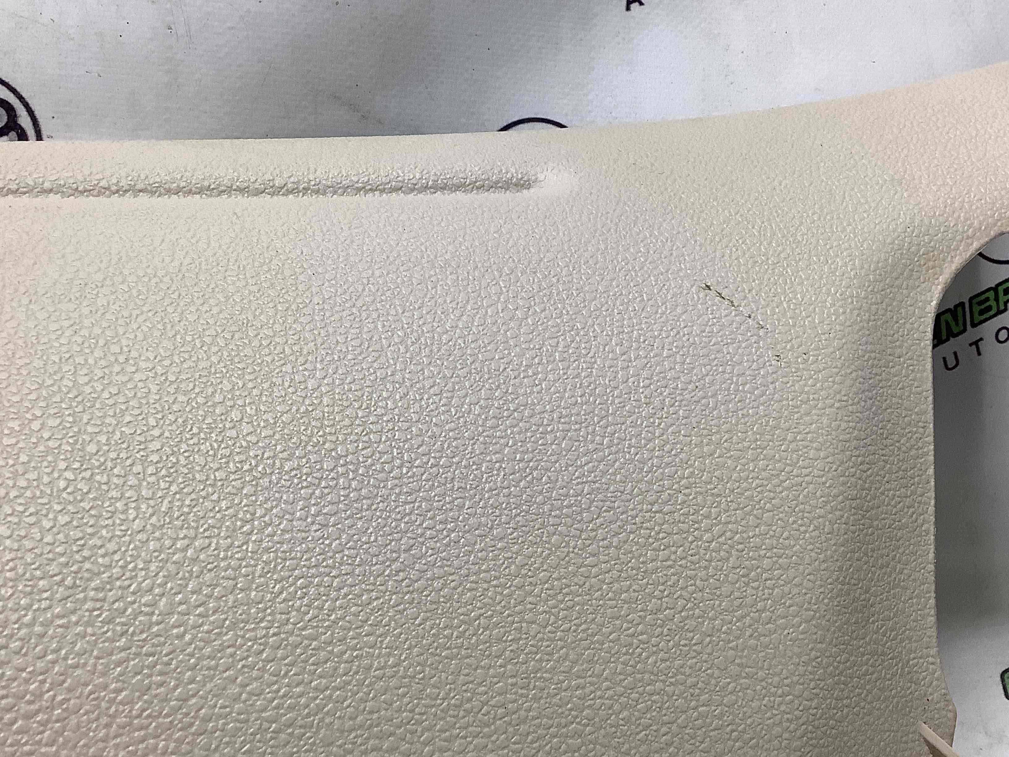 Обшивка задньої стійки ліва