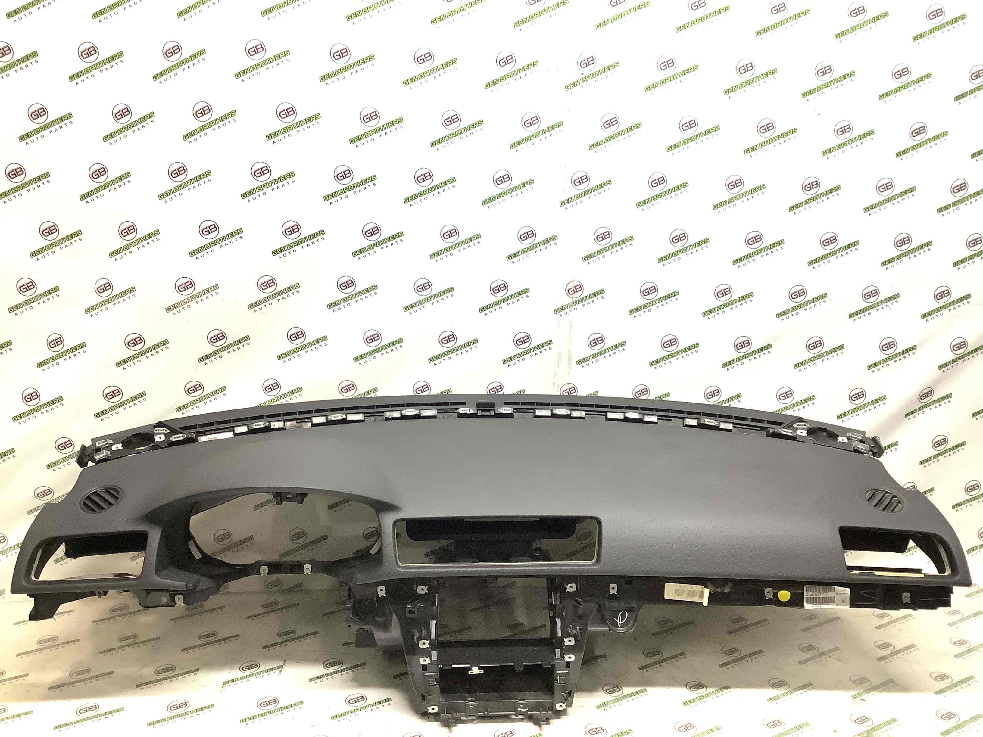 Панель передня салону торпедо