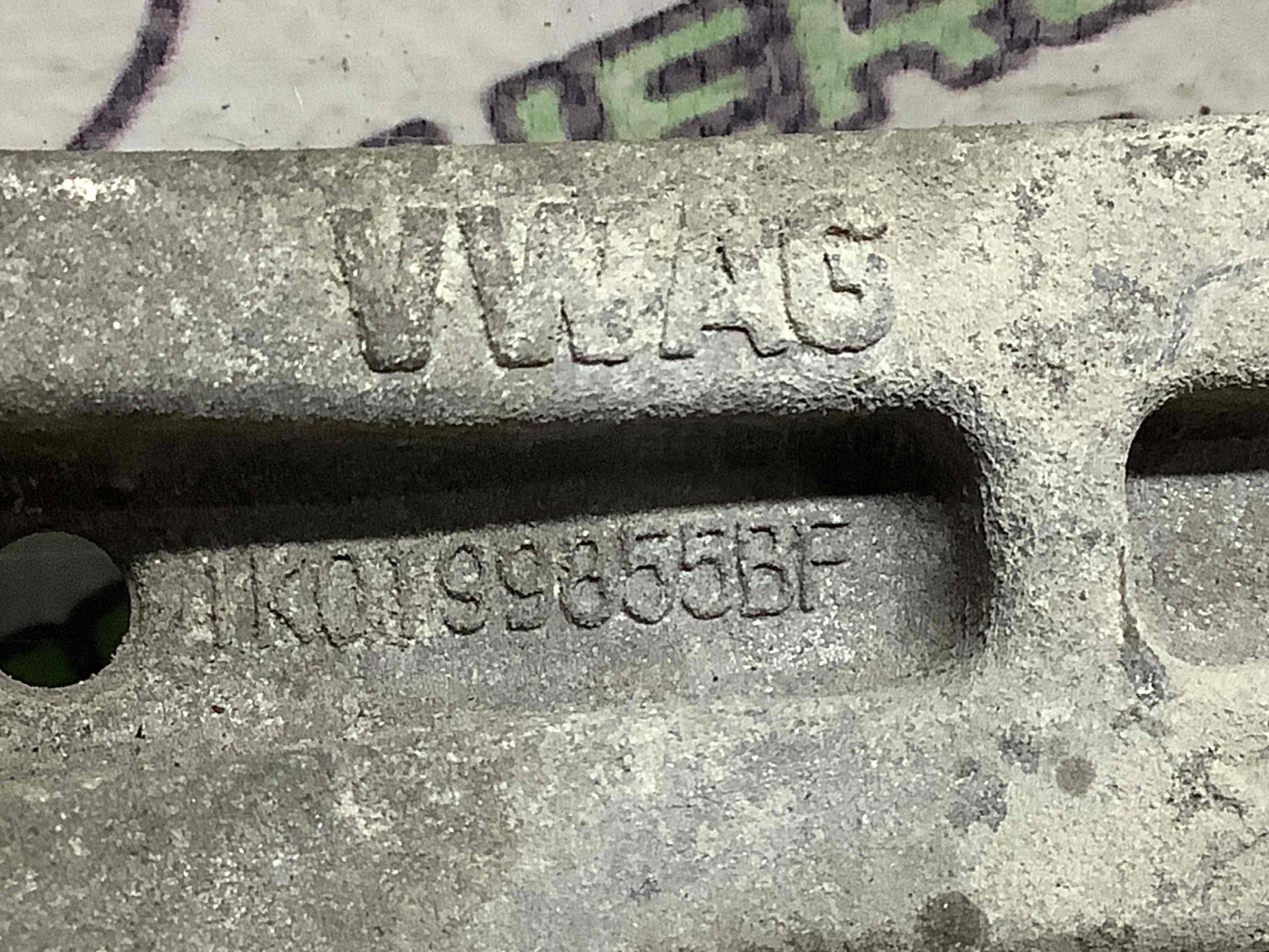 Подушка кріплення двигуна