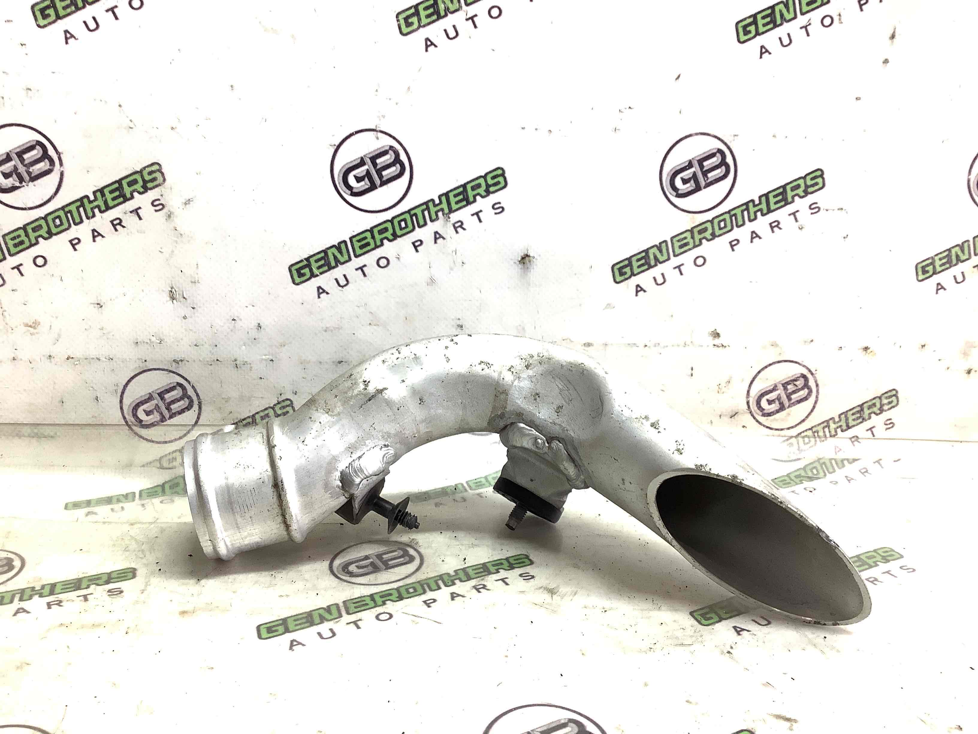 Патрубок трубопровід, шланг