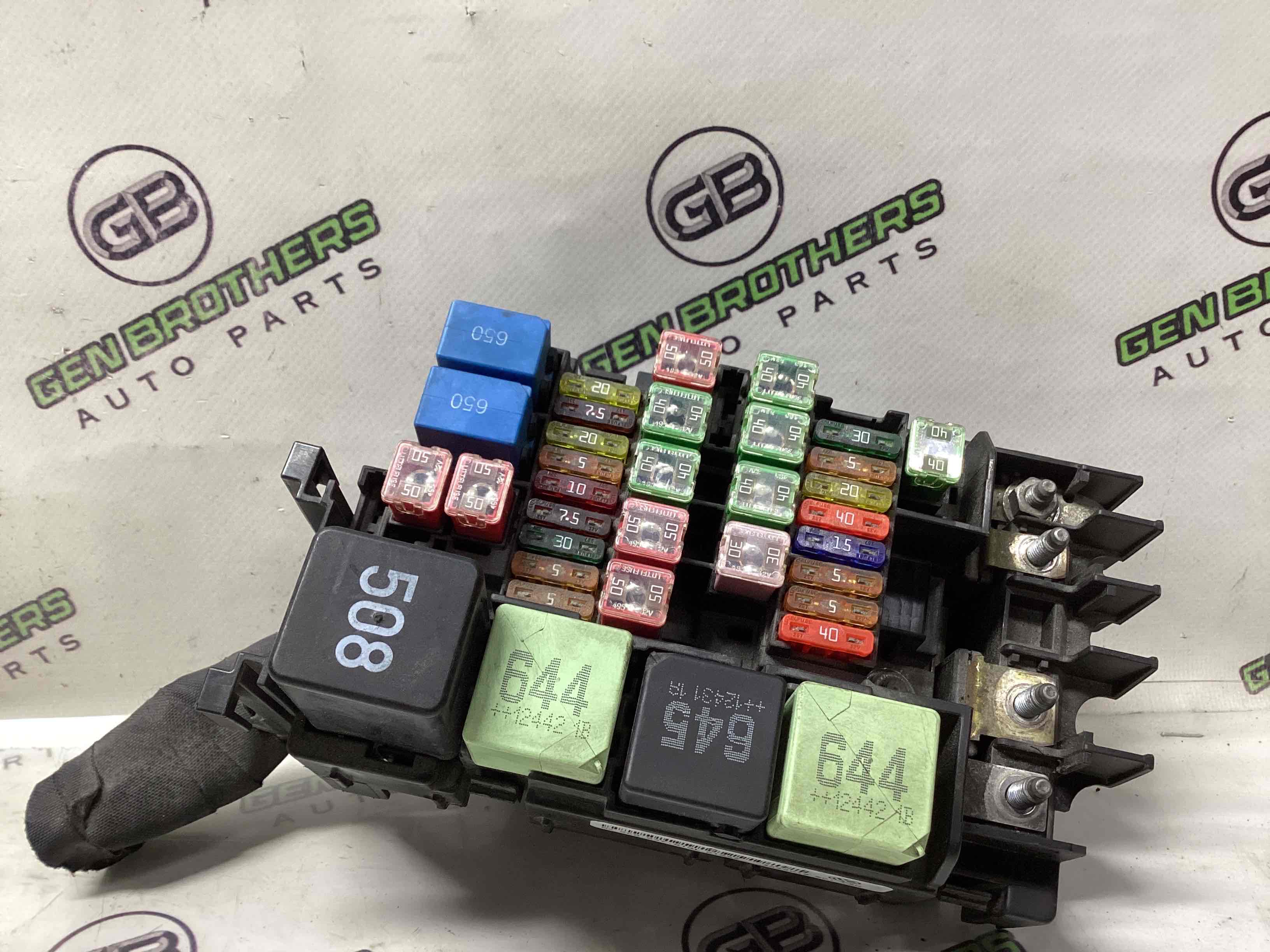 Блок запобіжників (блок реле)