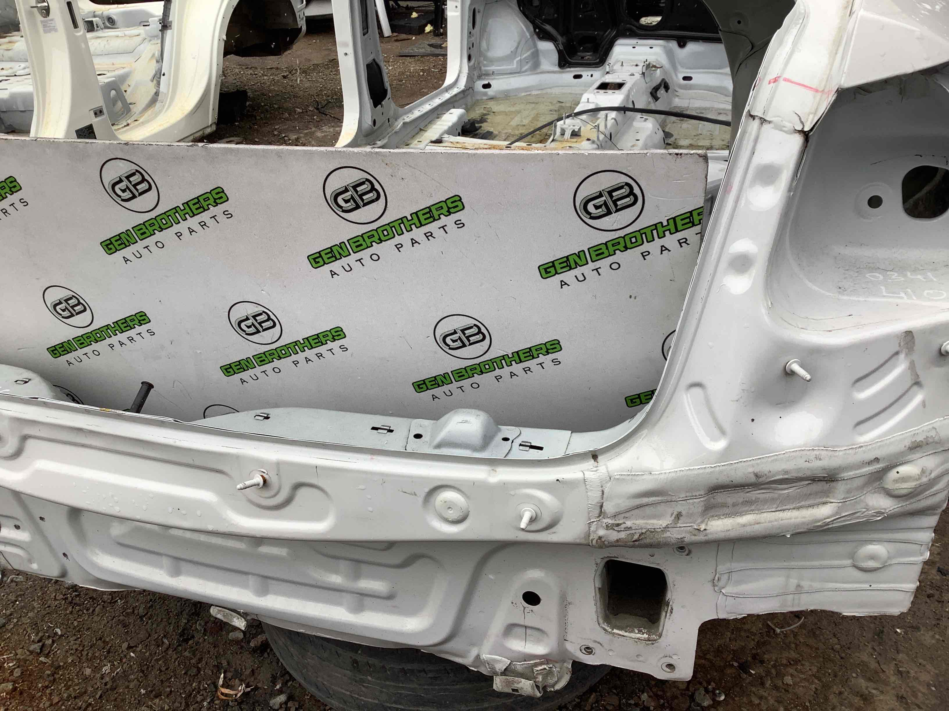 Задня панель