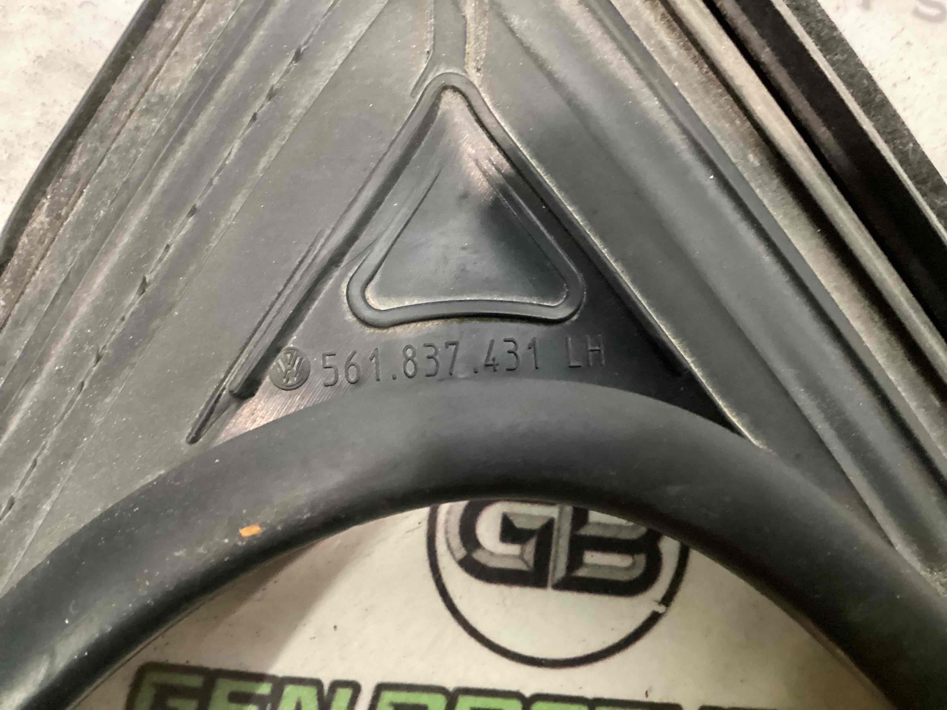 Ущільнювач скла, двері