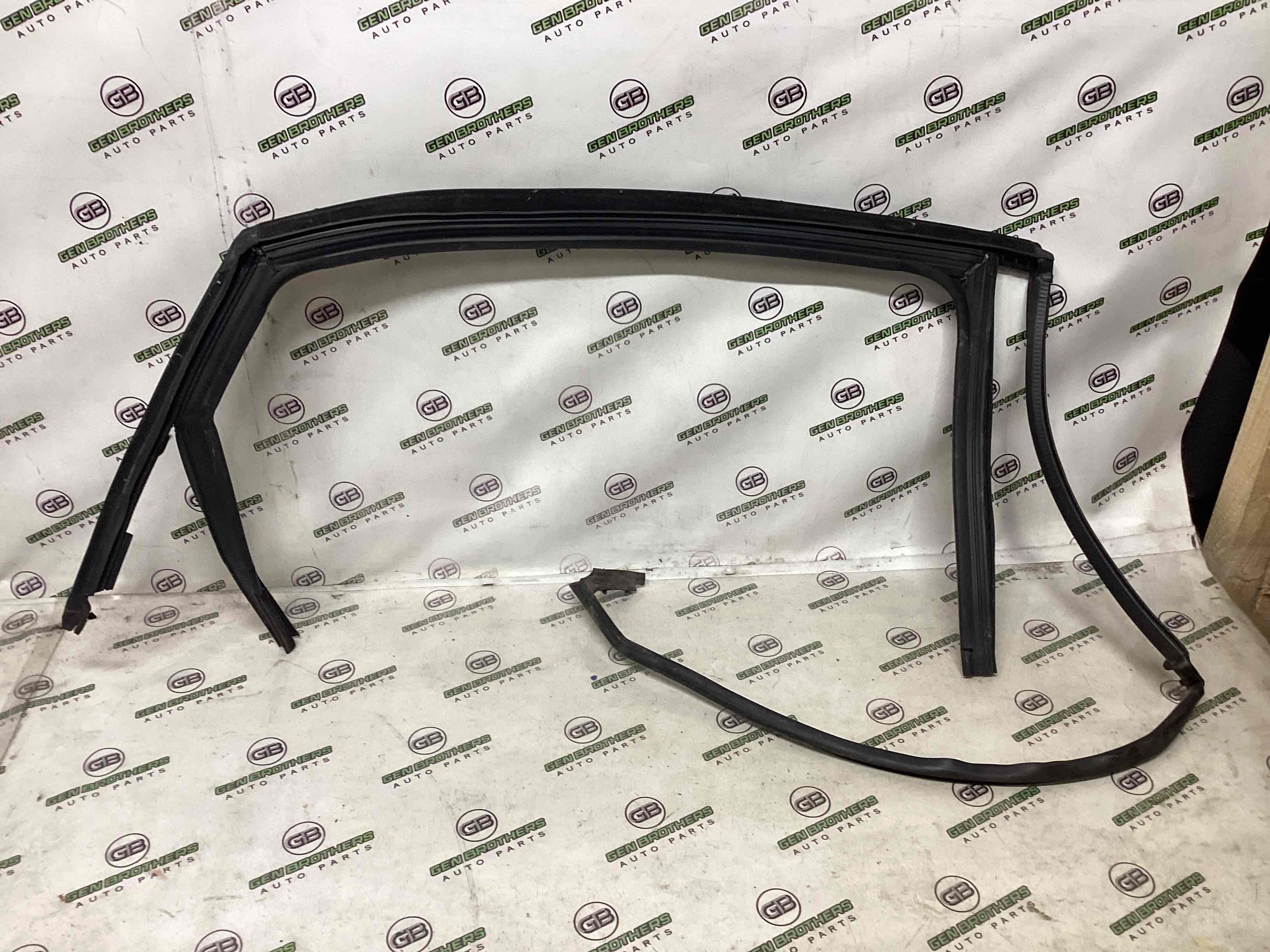 Ущільнювач скла, двері