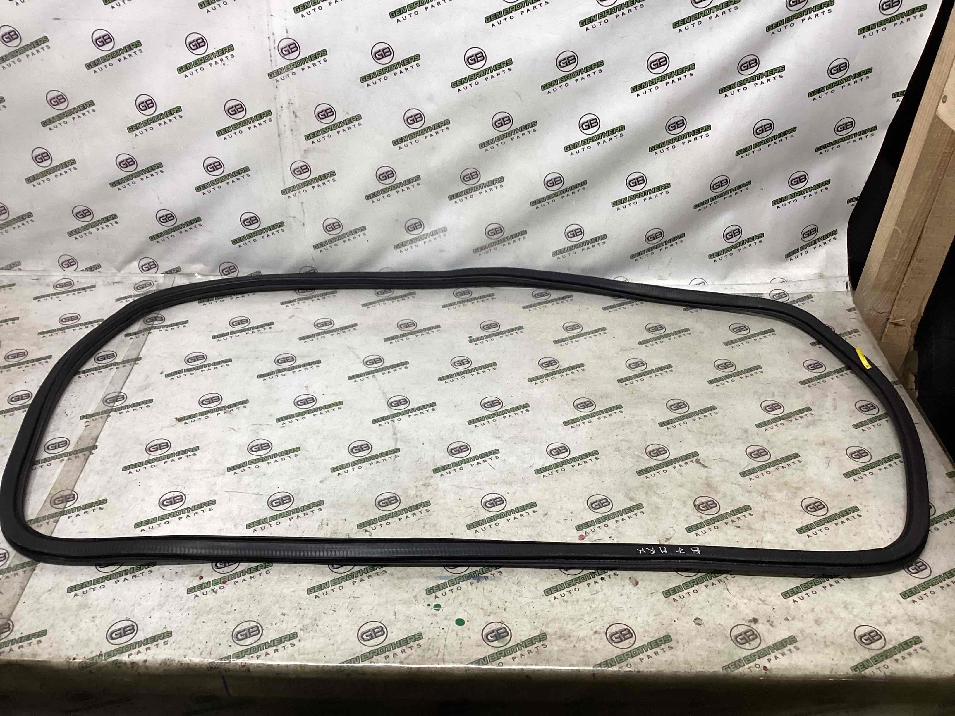 Ущільнювач скла, двері