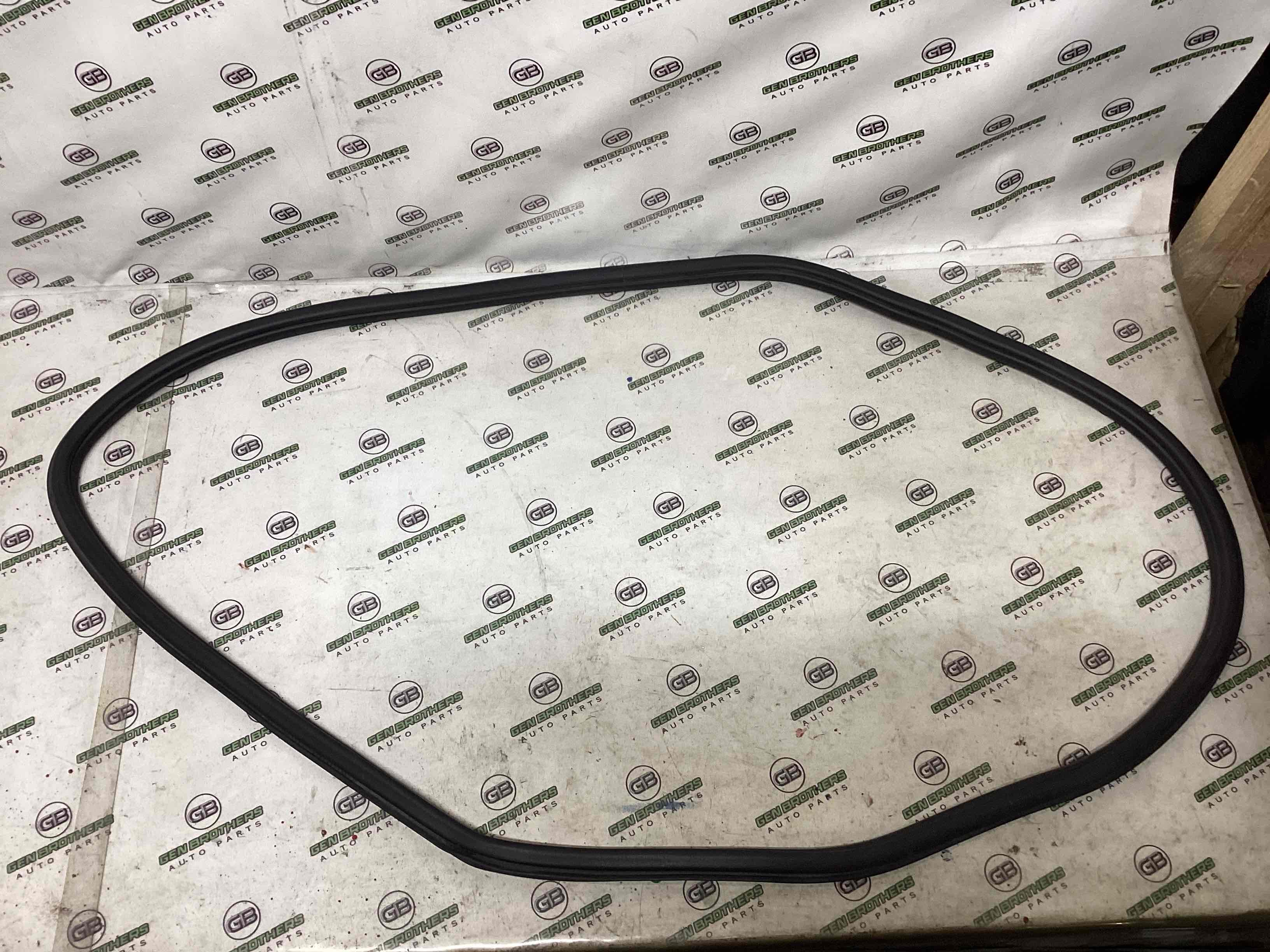 Ущільнювач скла, двері