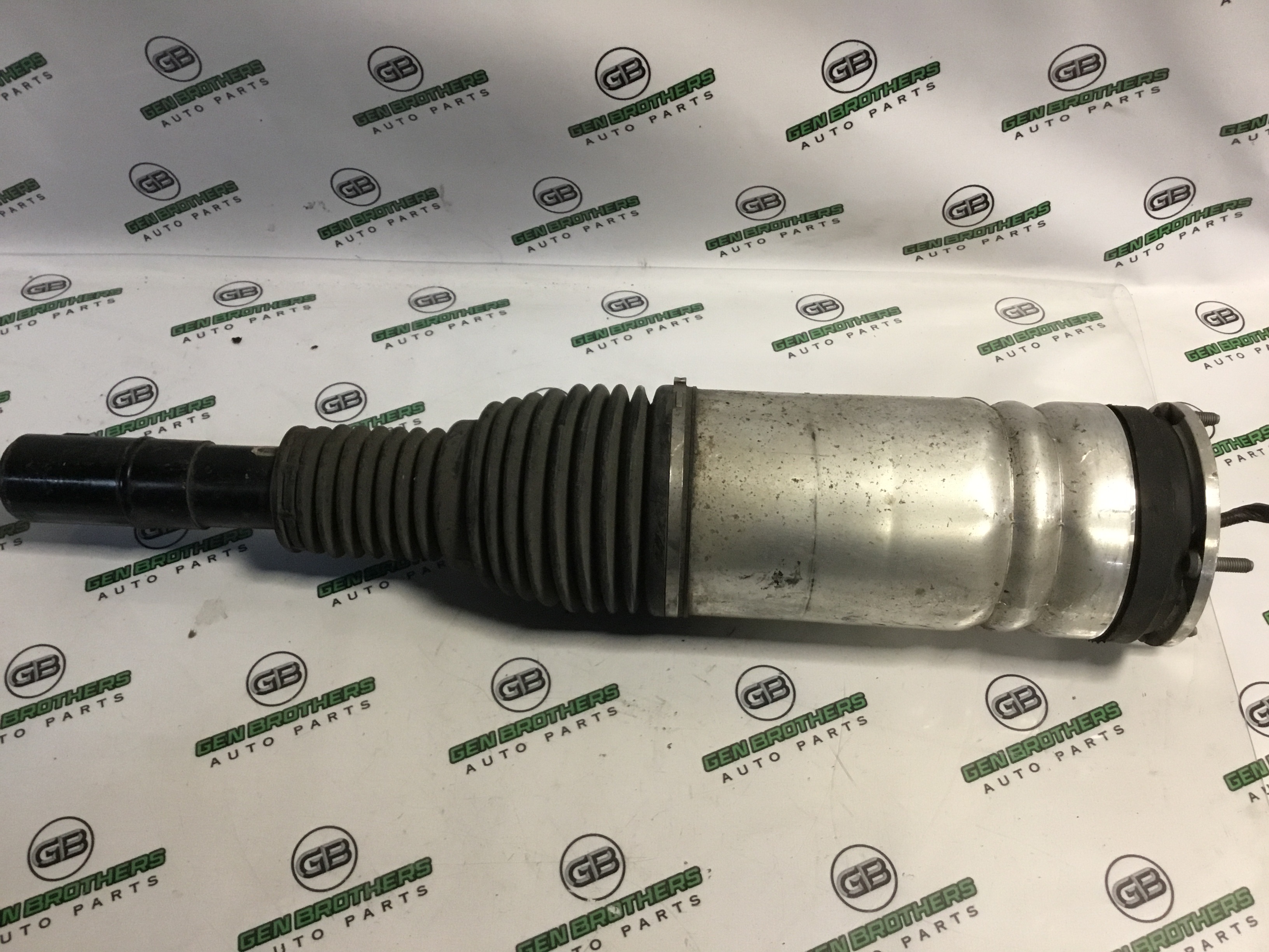 Амортизатор передній лівий