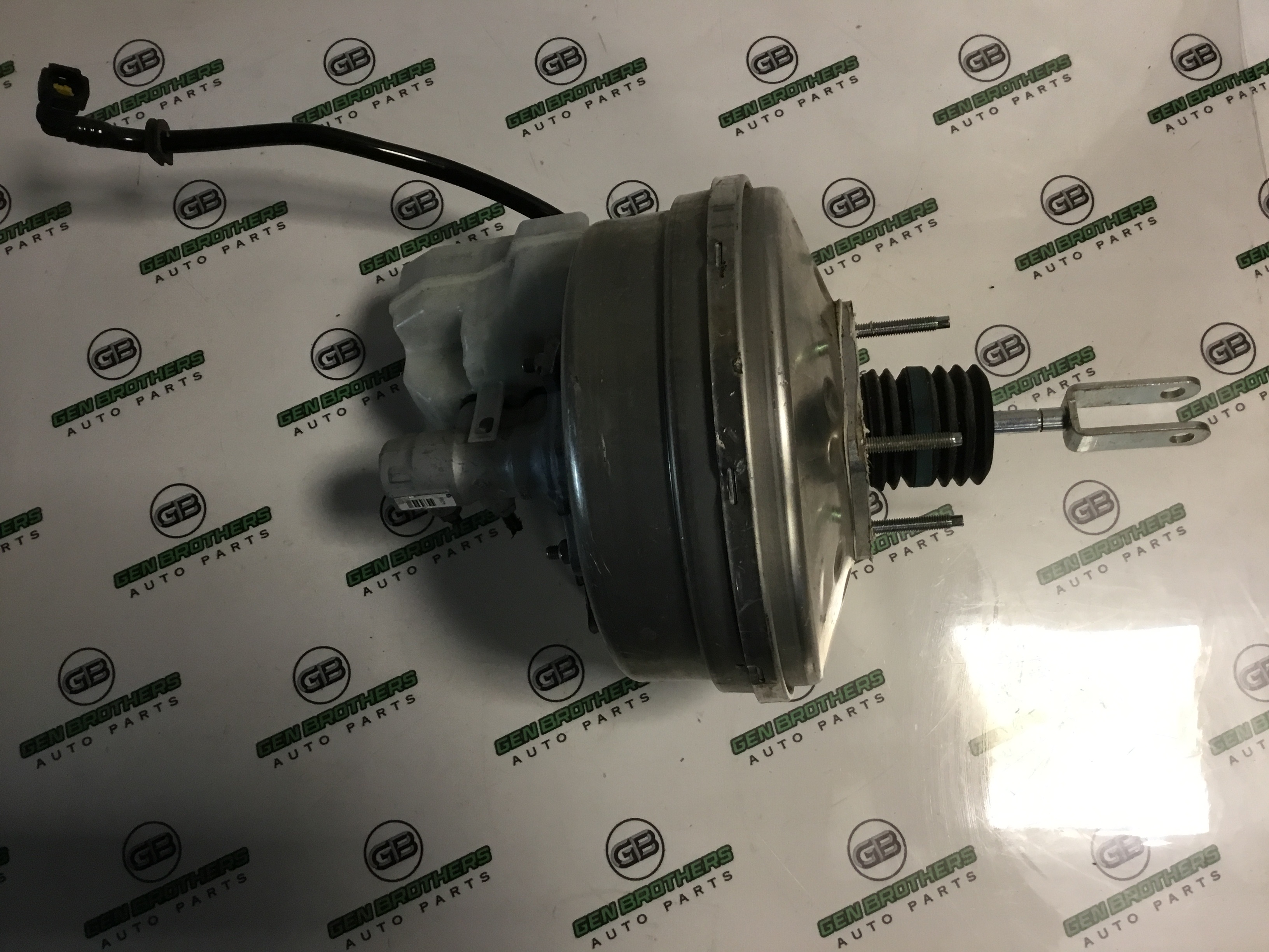 Вакуумний підсилювач гальм