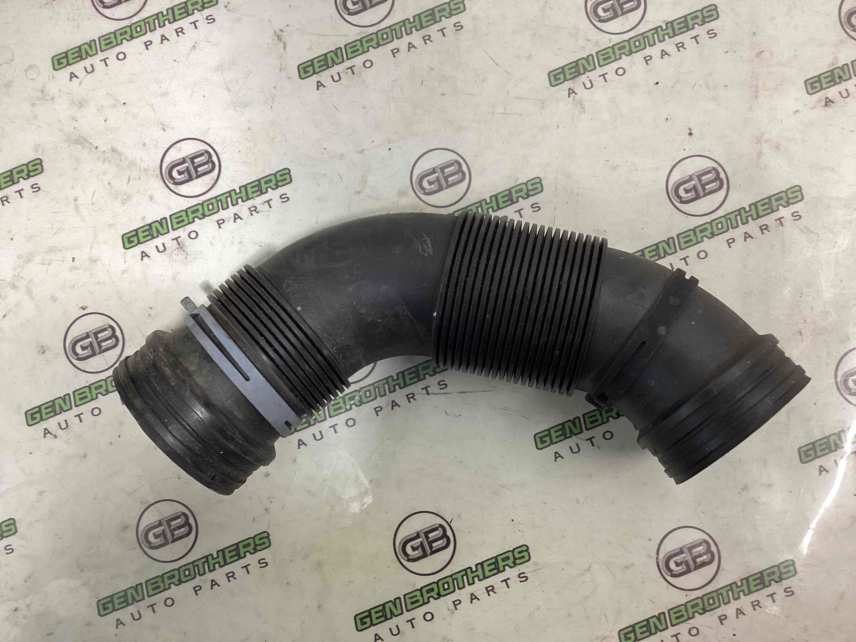 Патрубок повітряного фільтра