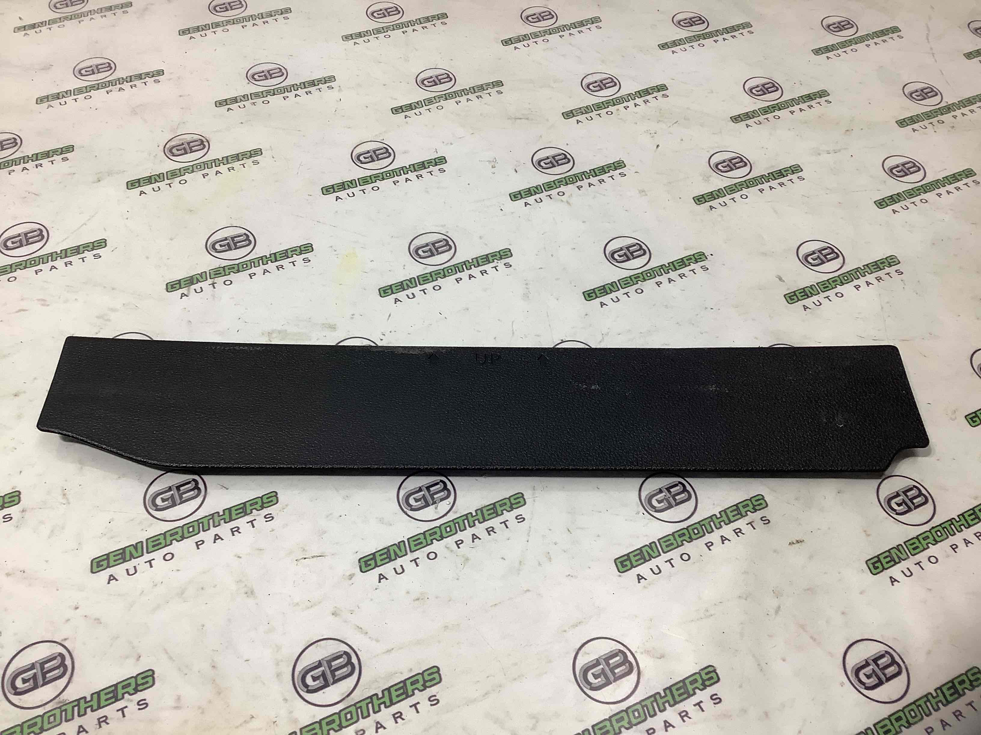 Елементи оздоблення багажника