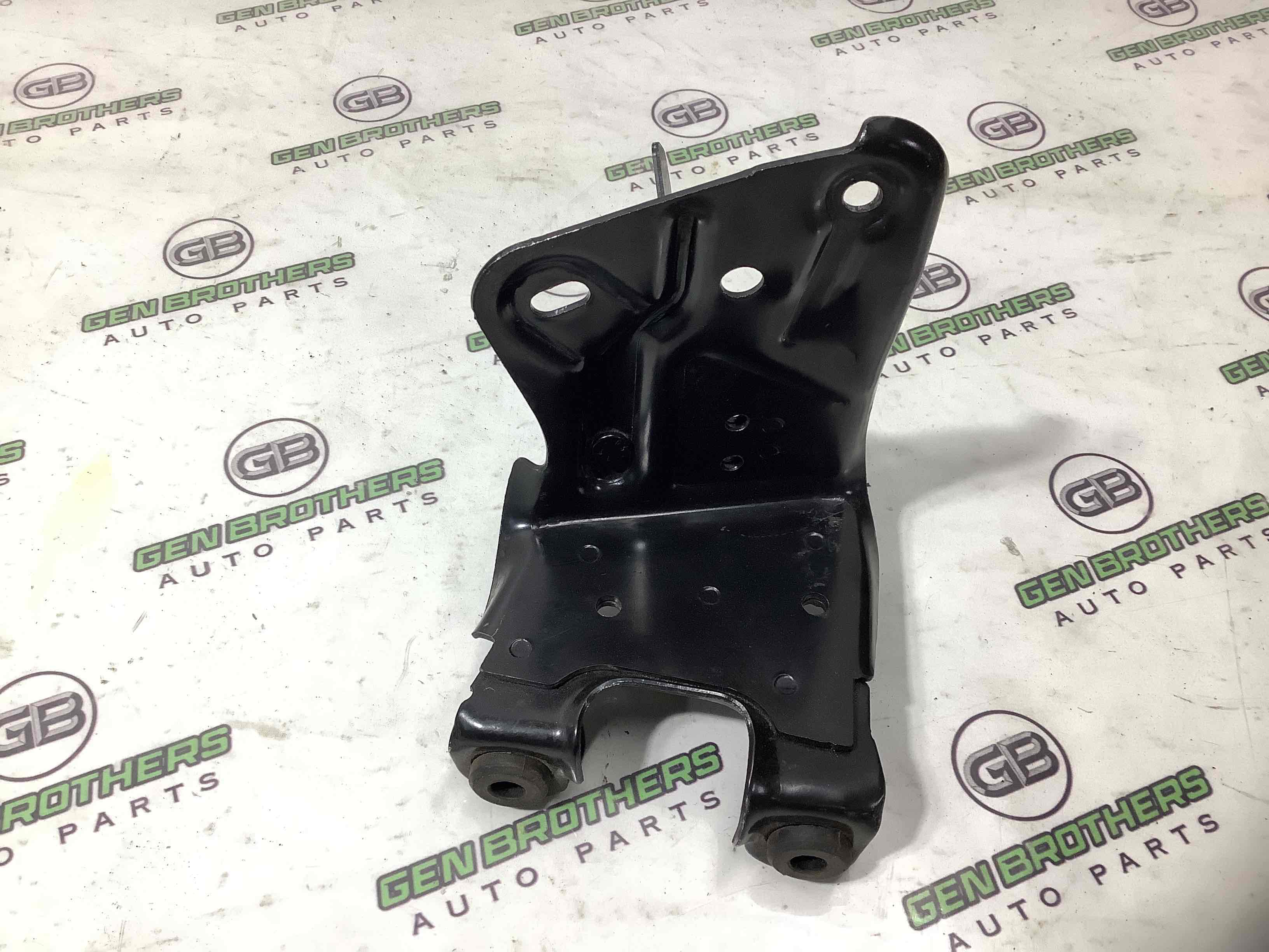 Кріплення, кронштейн