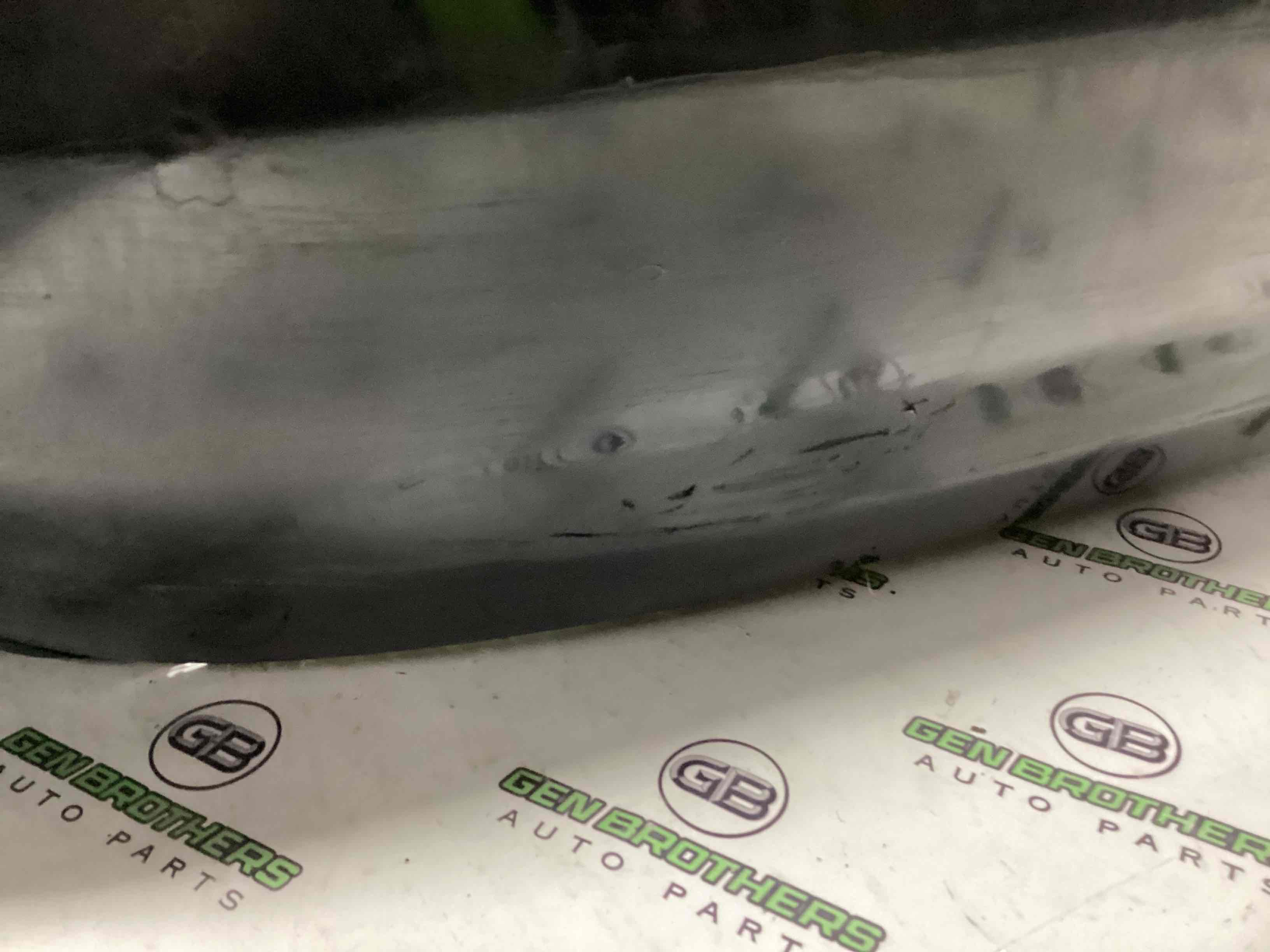 Бампер задній