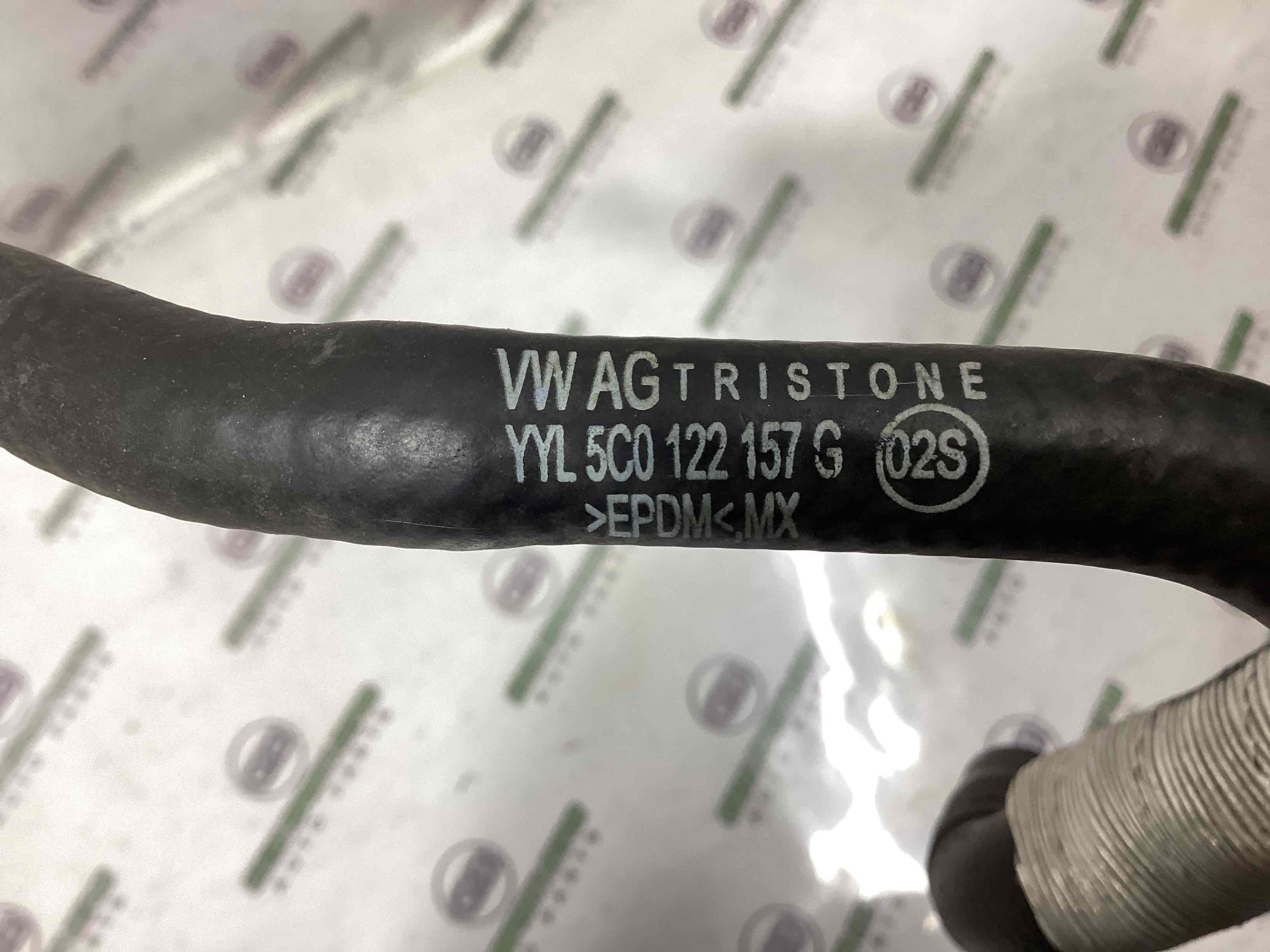 Патрубок трубопровід, шланг