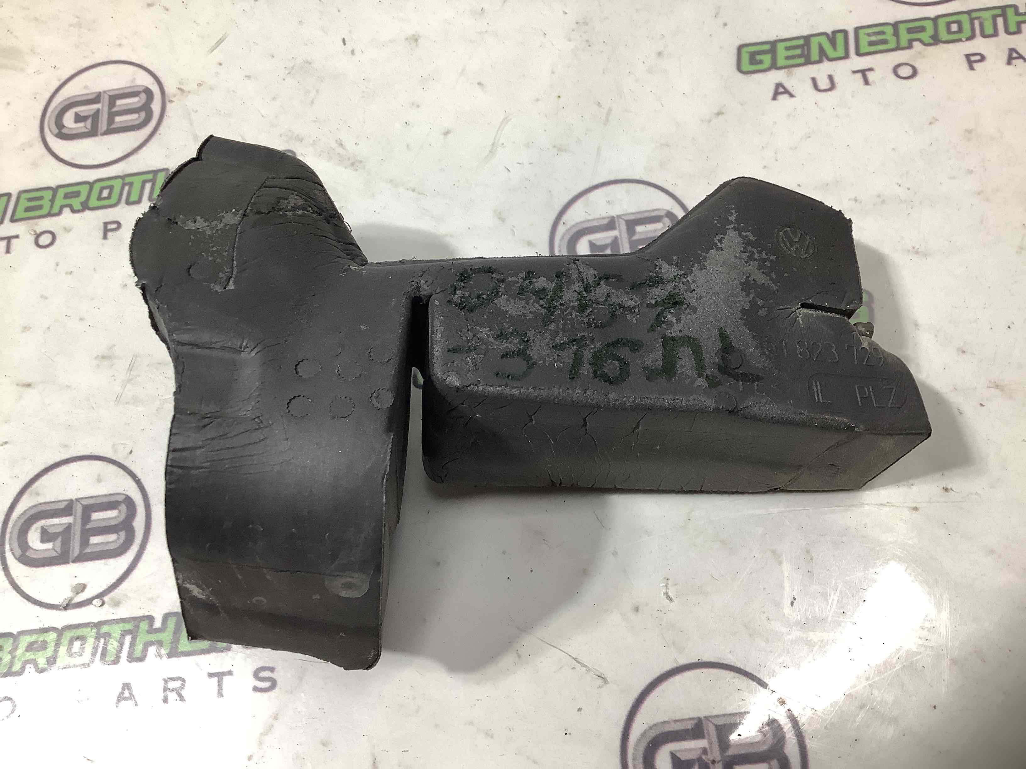 Ущільнювач капота, ізолятор, шуба