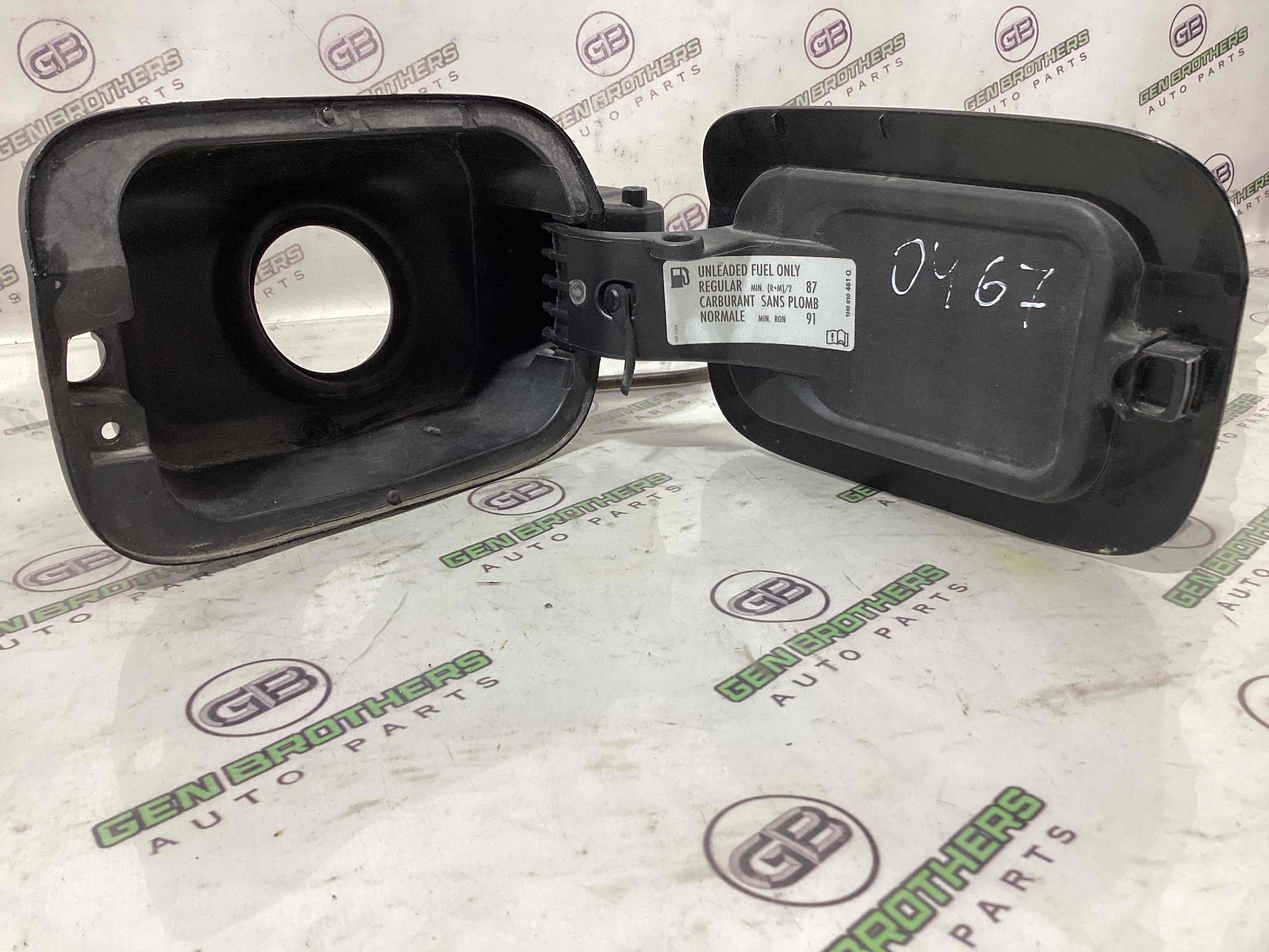 Лючок бензобака