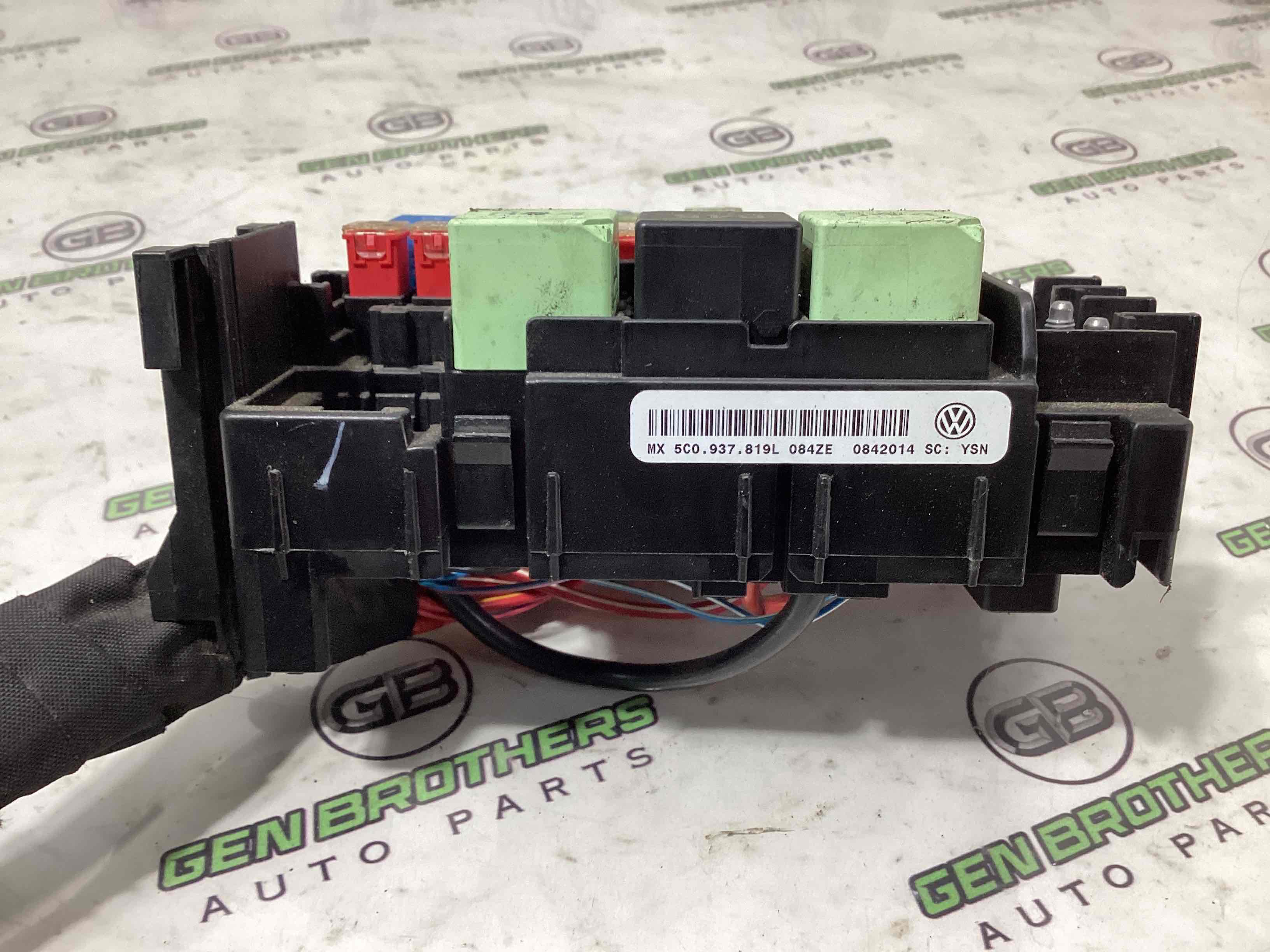 Блок запобіжників (блок реле)