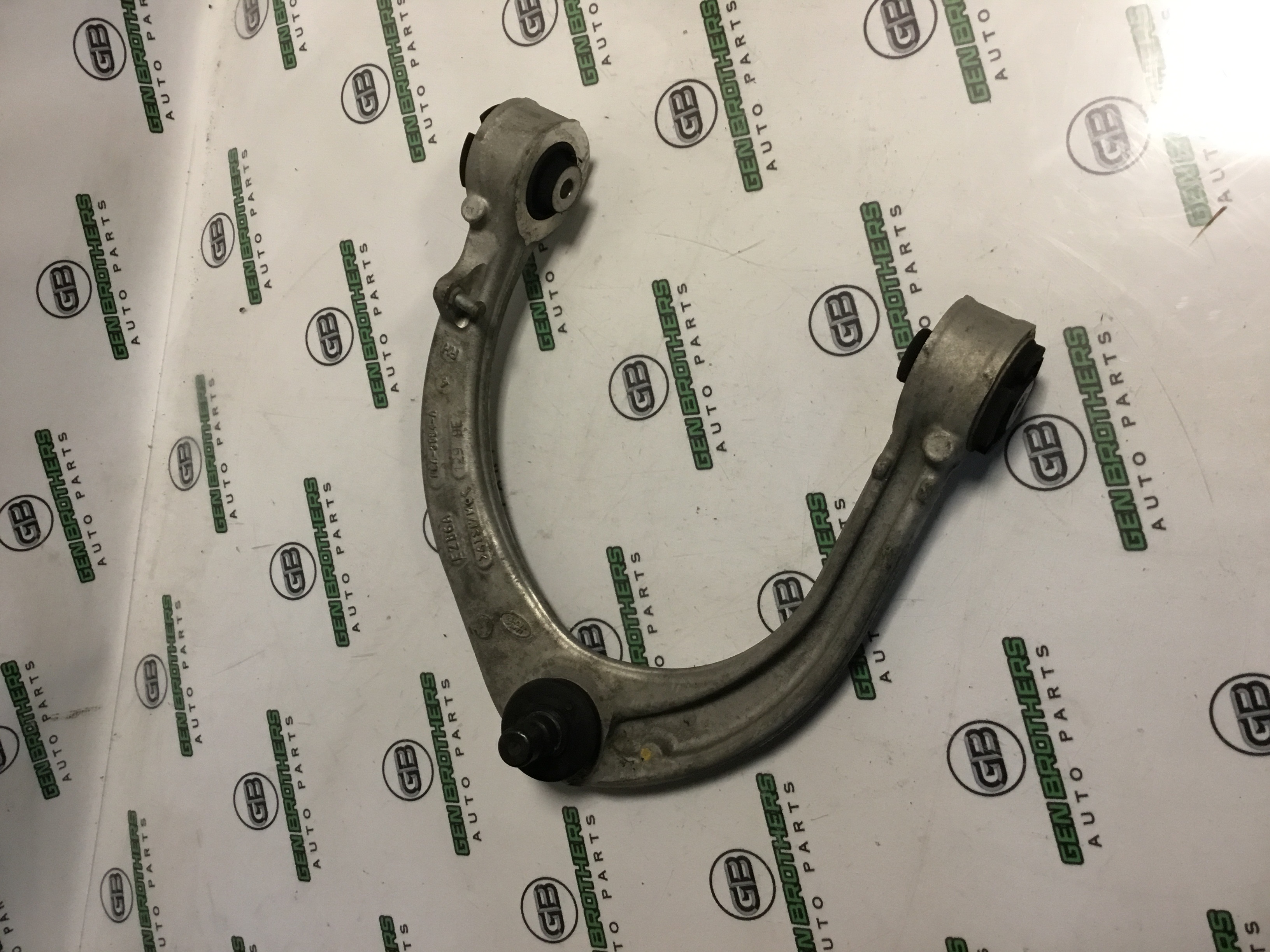 Важіль передній правий