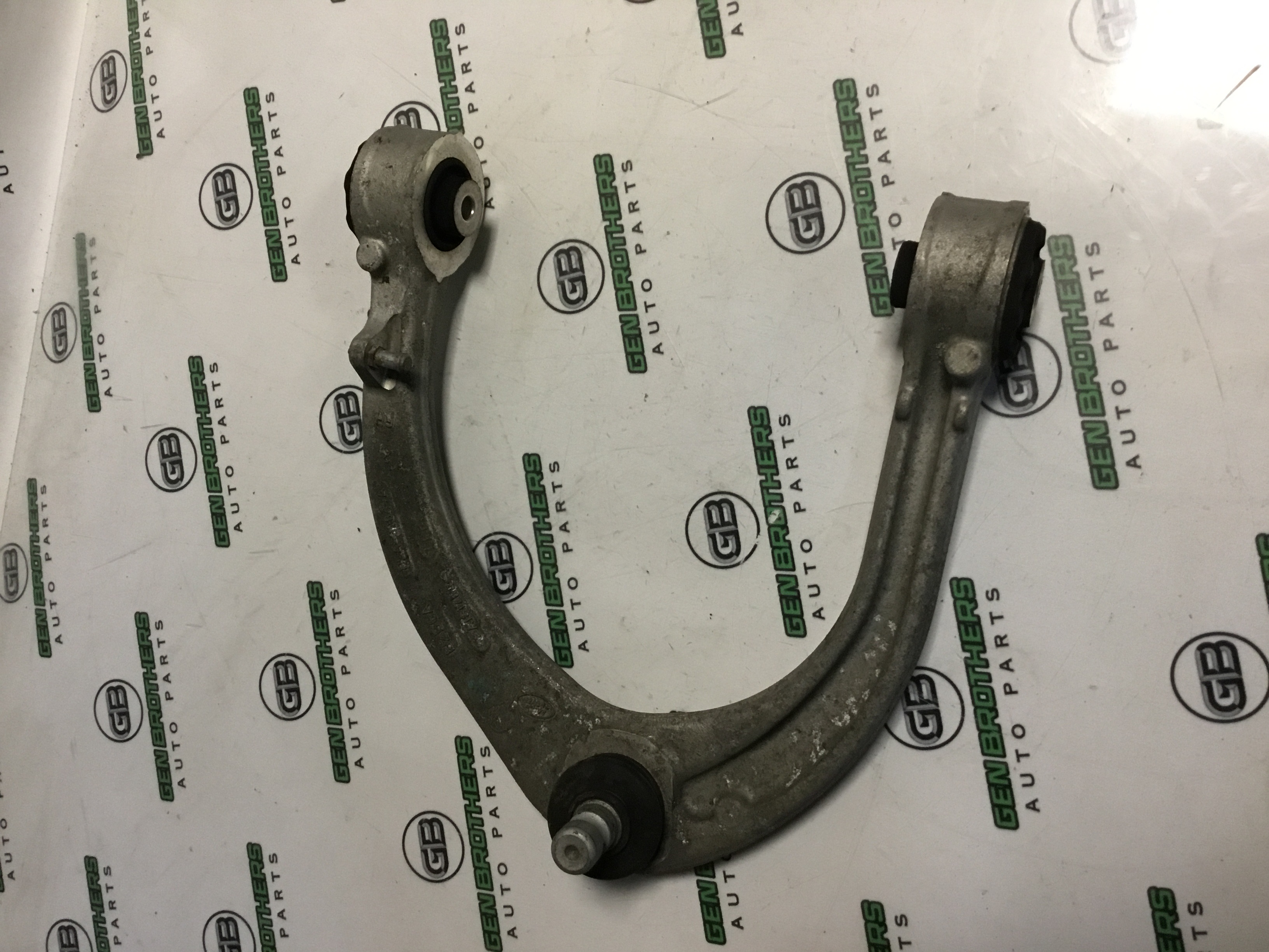 Важіль передній правий