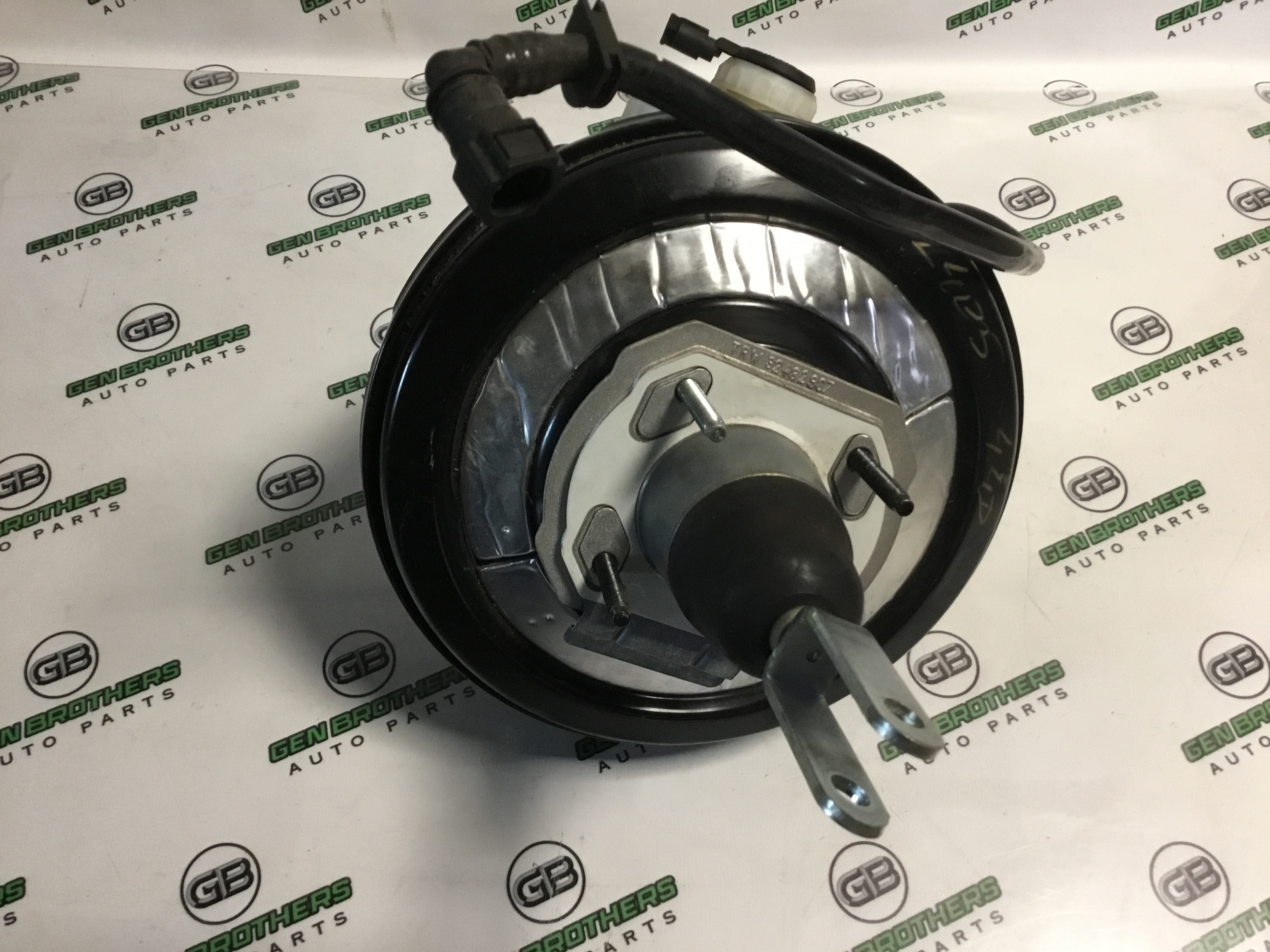 Вакуумний підсилювач гальм