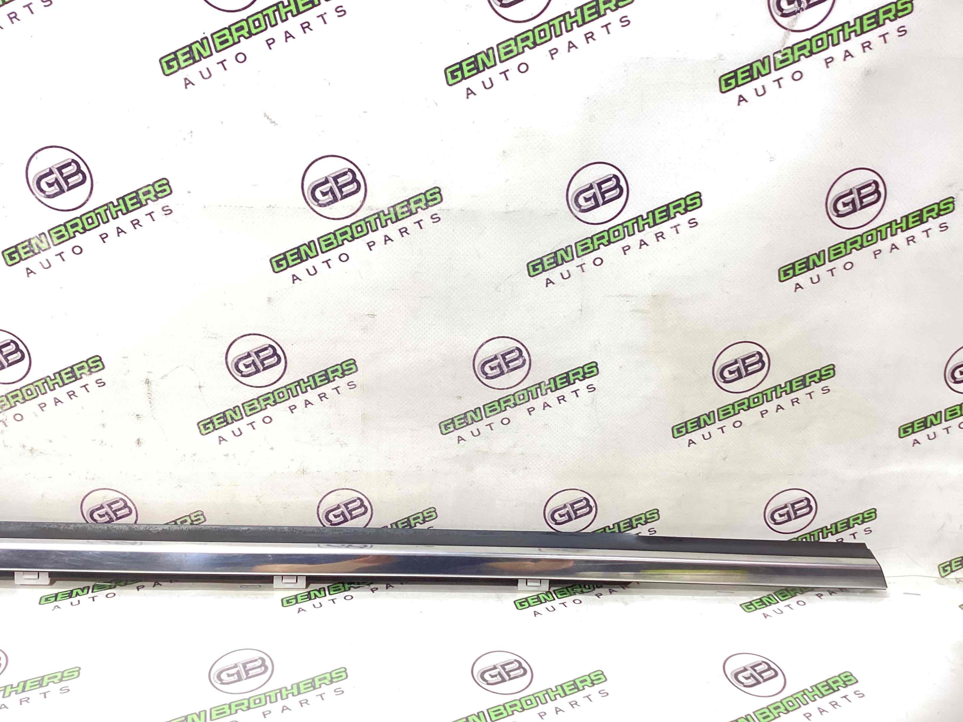 Молдинг двері задньої лівої