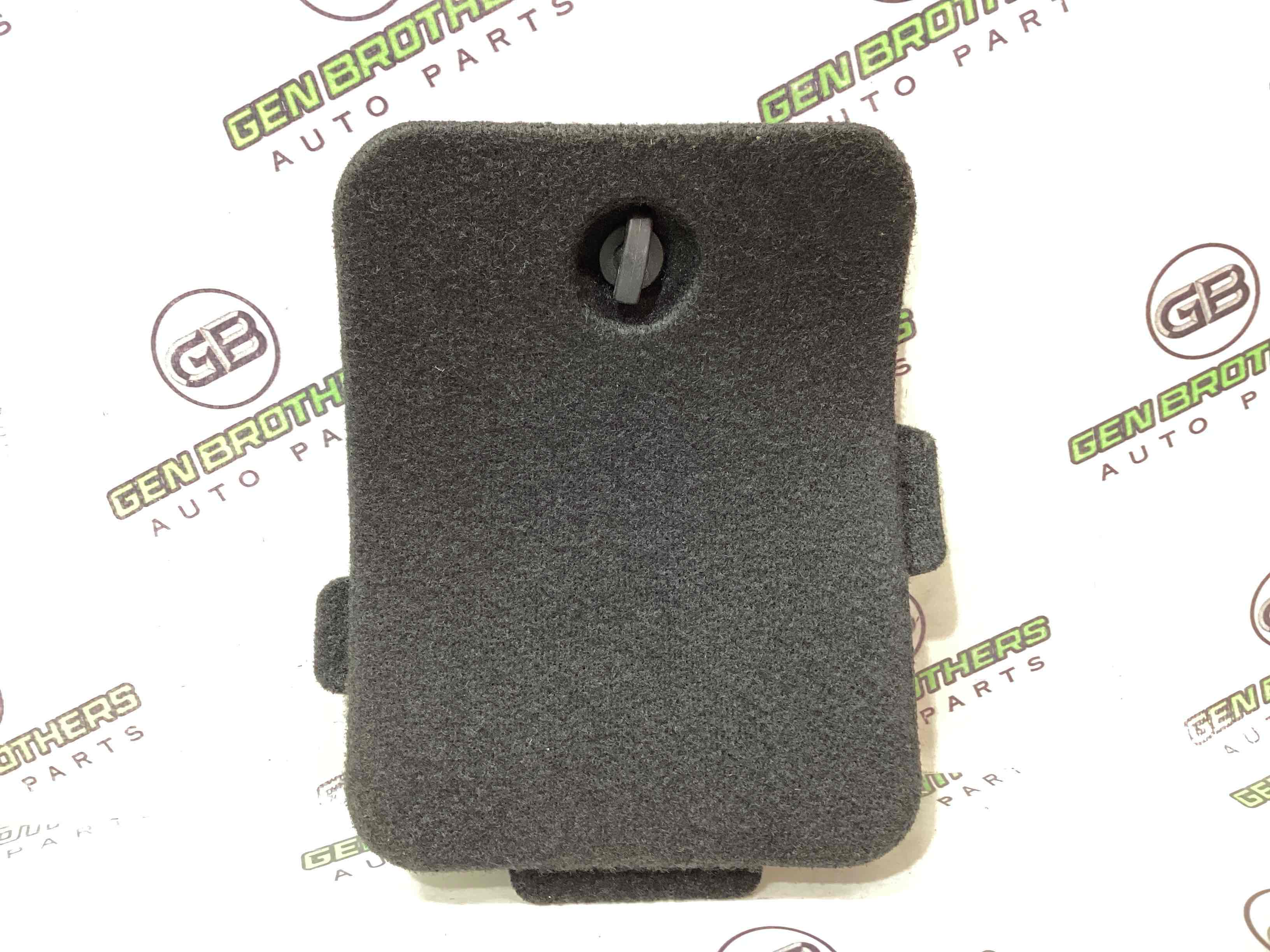 Елементи оздоблення багажника