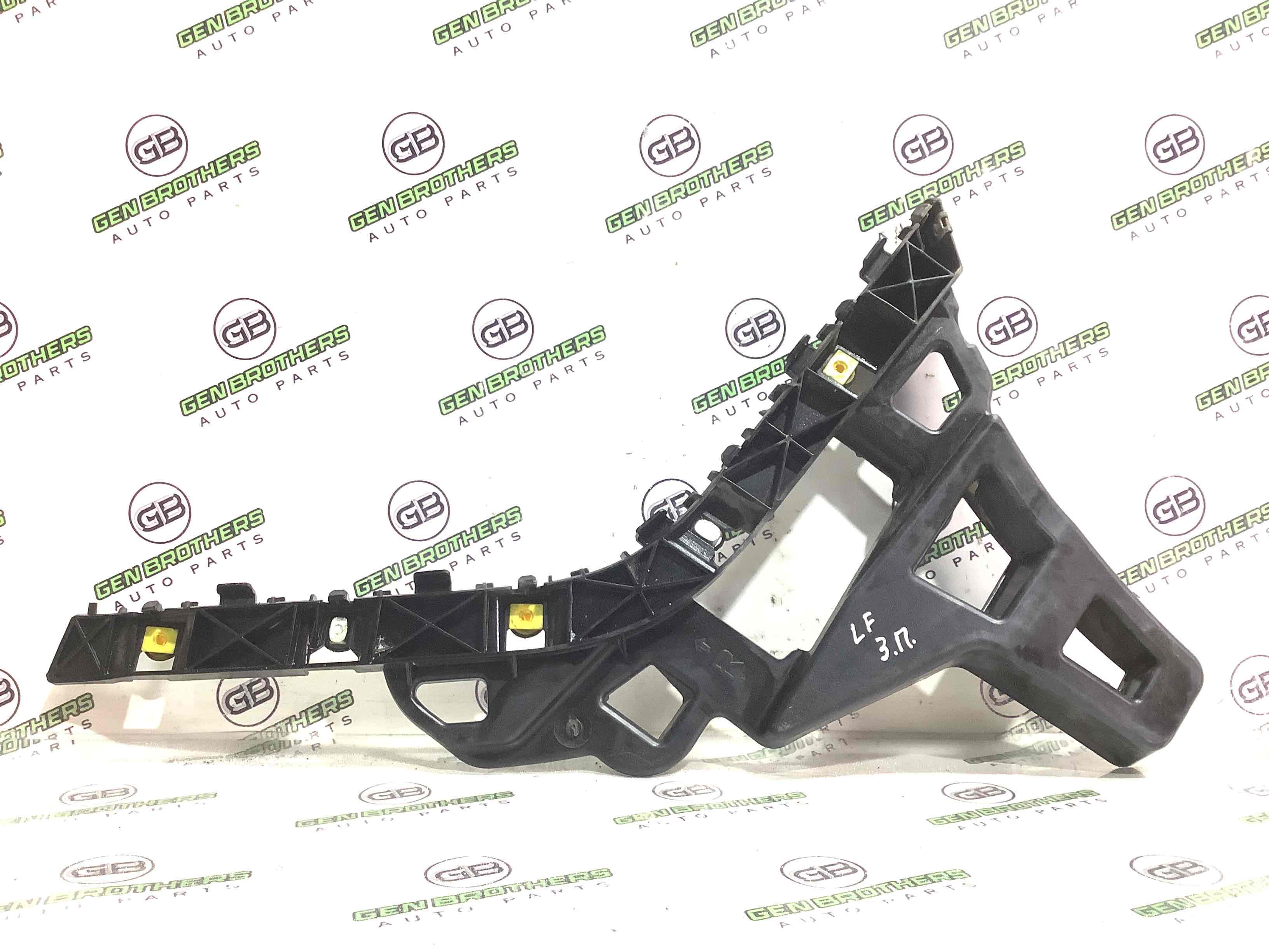 Кріплення заднього бампера праве