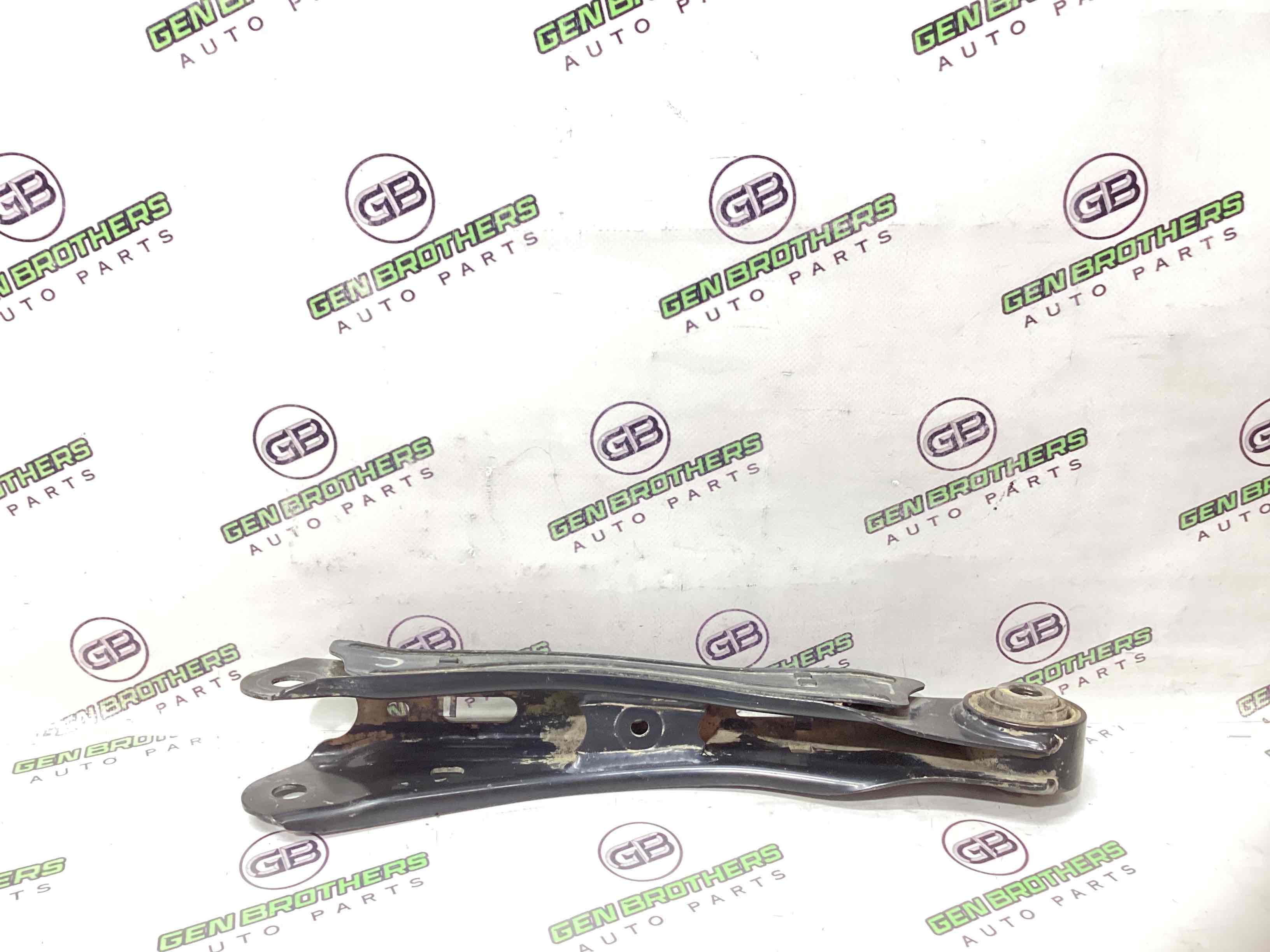 Важіль задній лівий