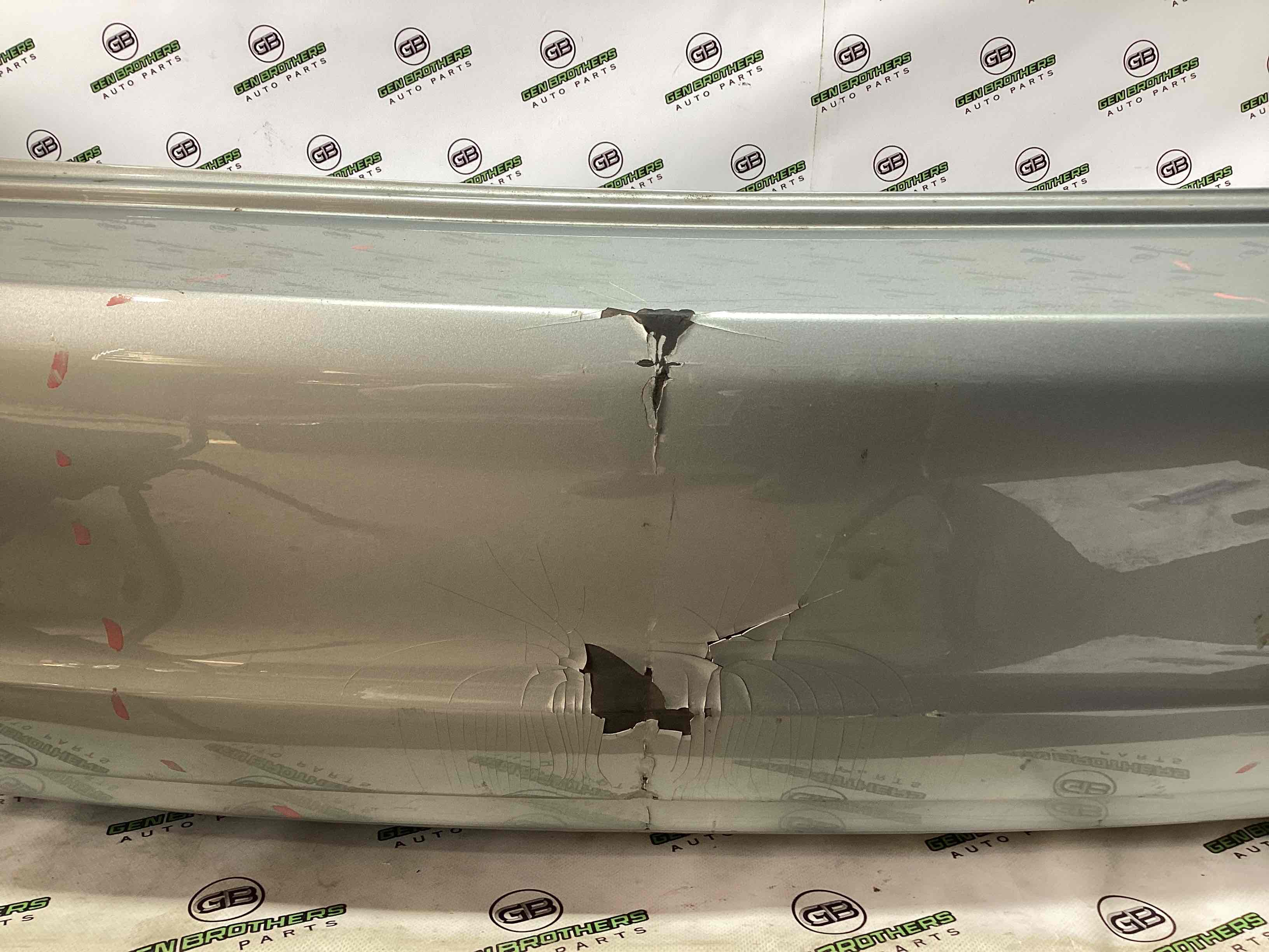 Бампер задній