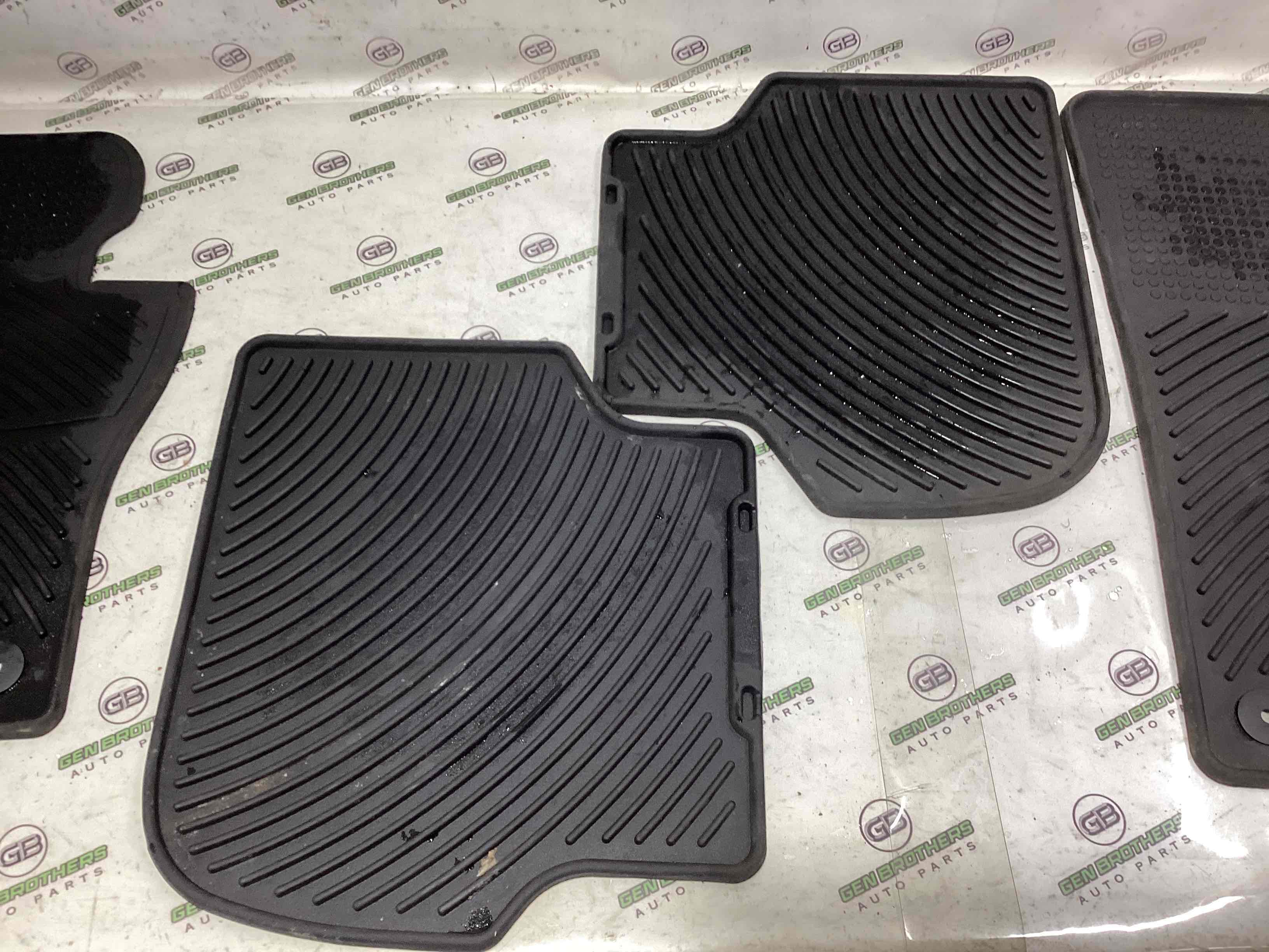 Килимки комплекти, підлога салону