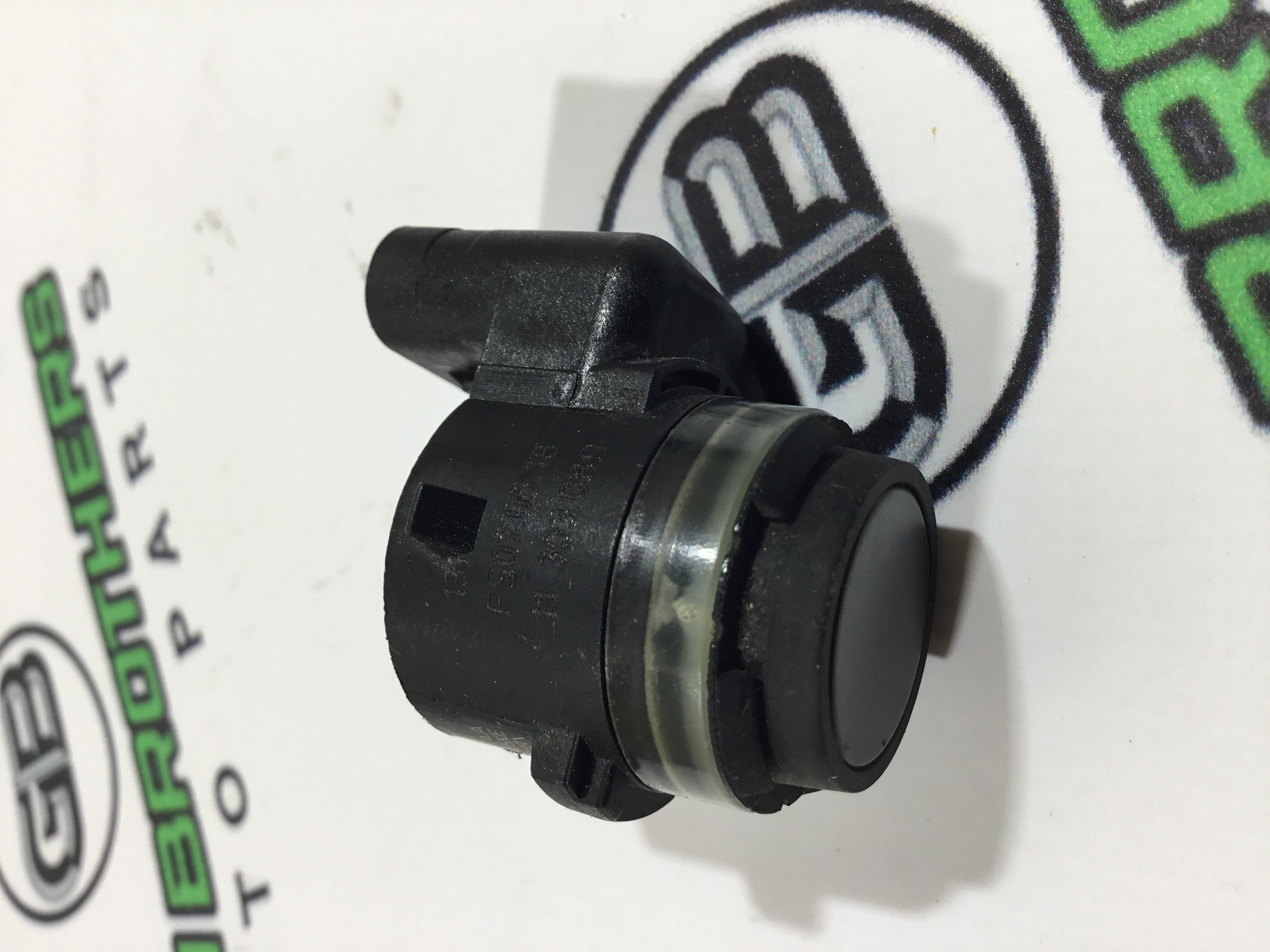 Парктронік, кріплення, корпус