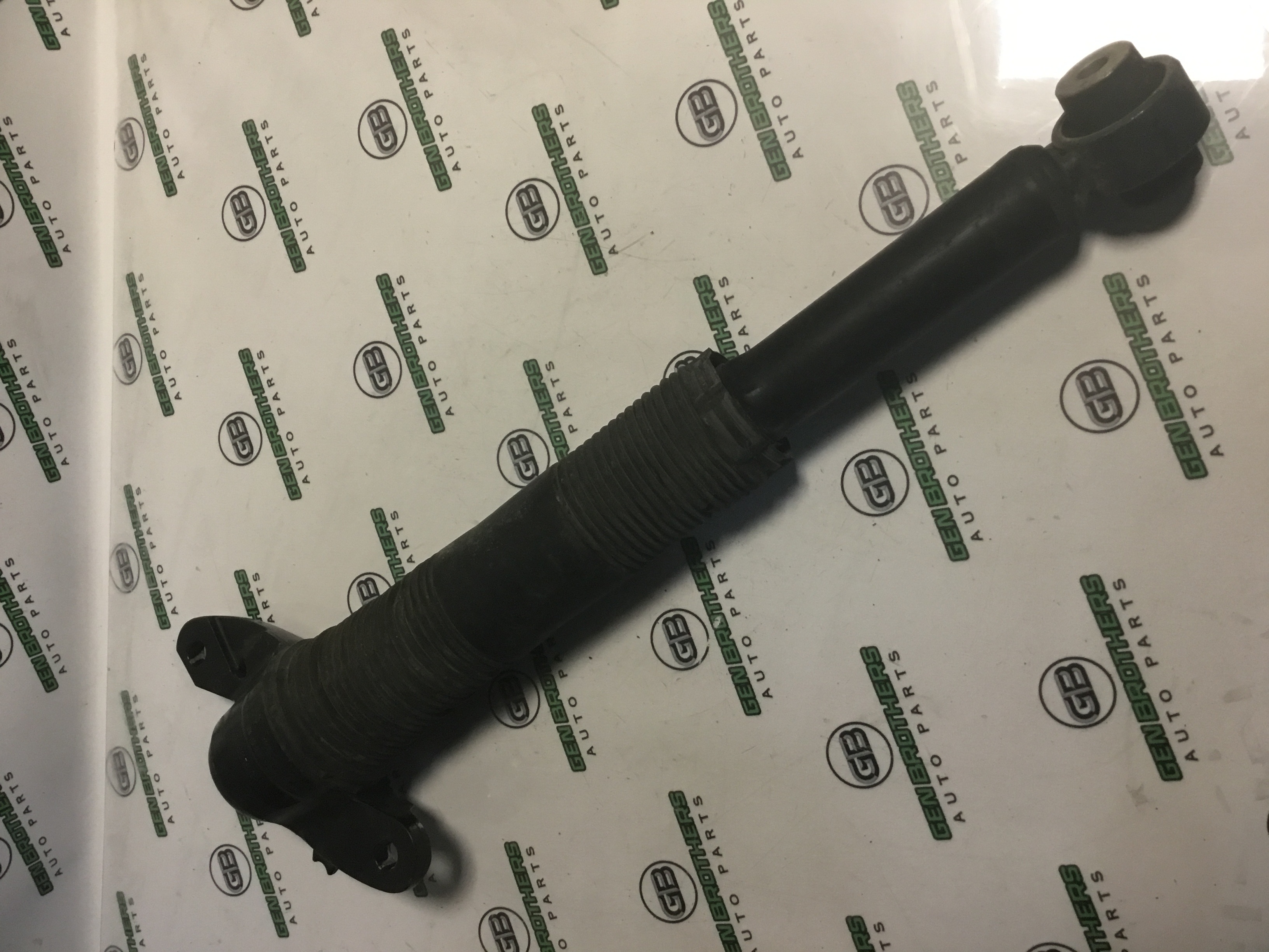 Амортизатор задній правий