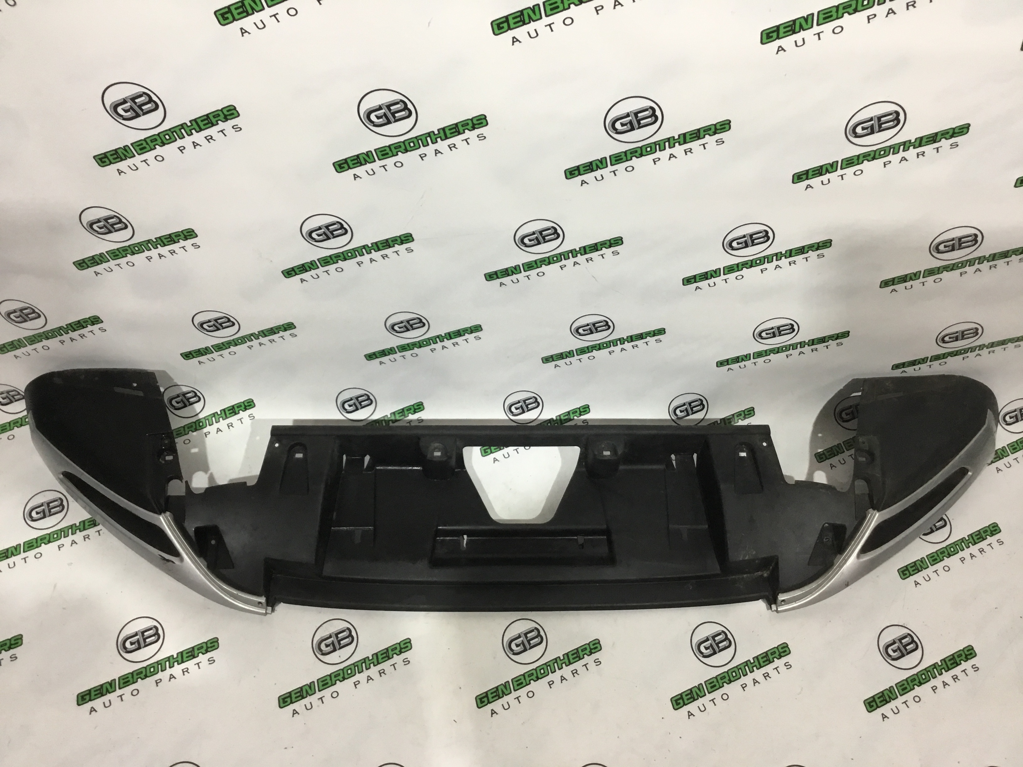 Бампер передній