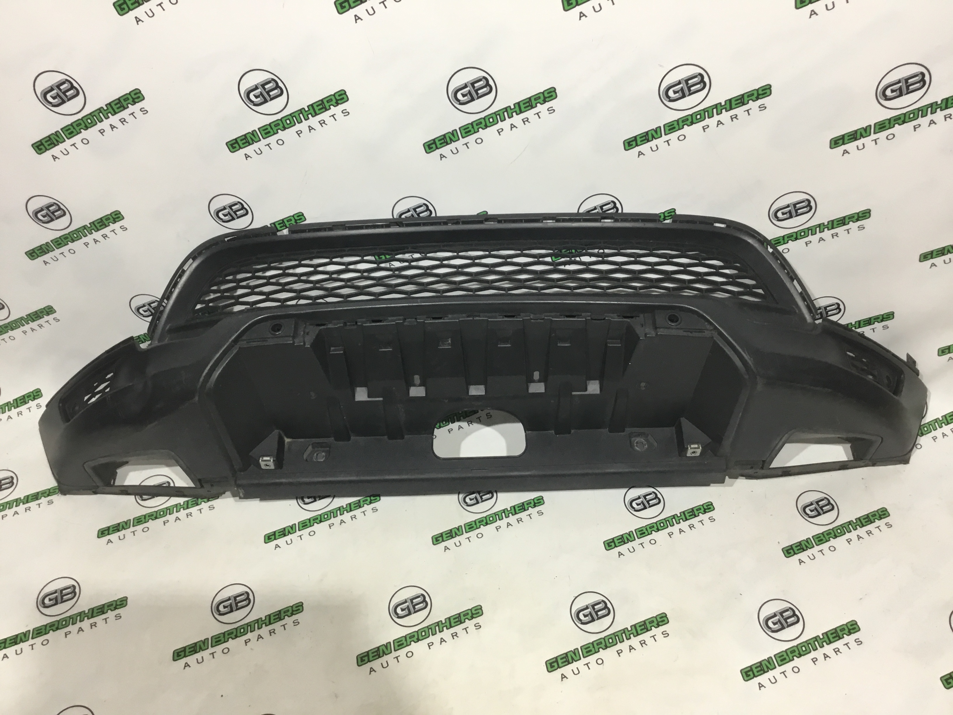 Бампер передній Land Rover Discovery Sport L550 2018