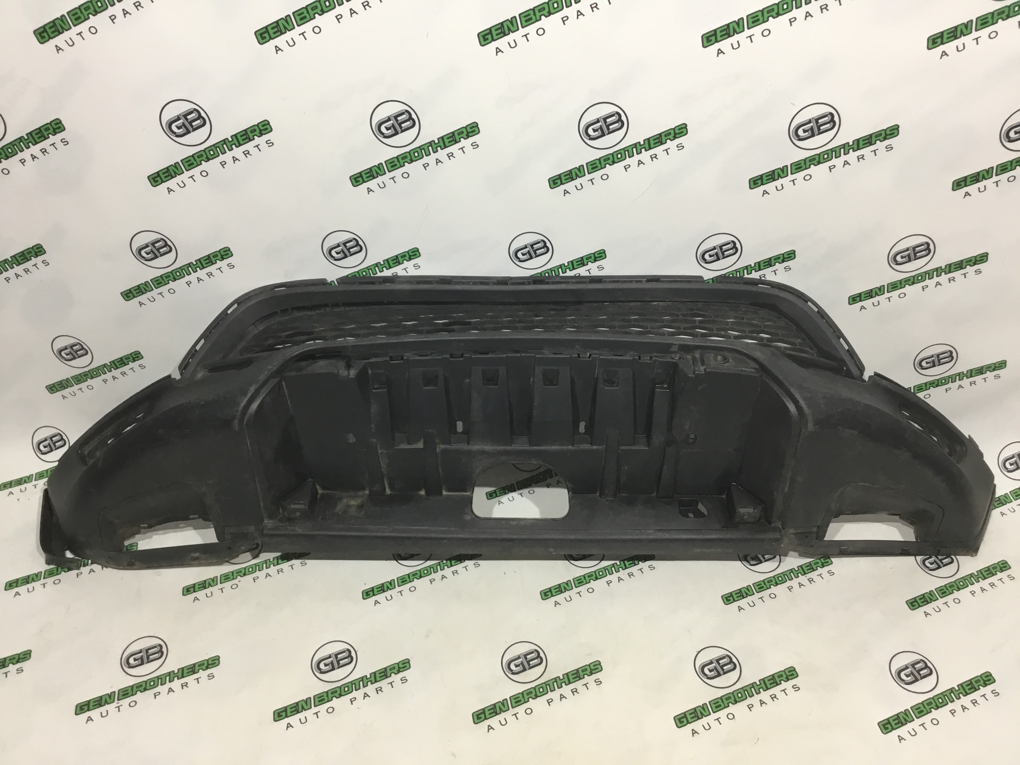 Бампер передній Land Rover Discovery Sport L550 2018