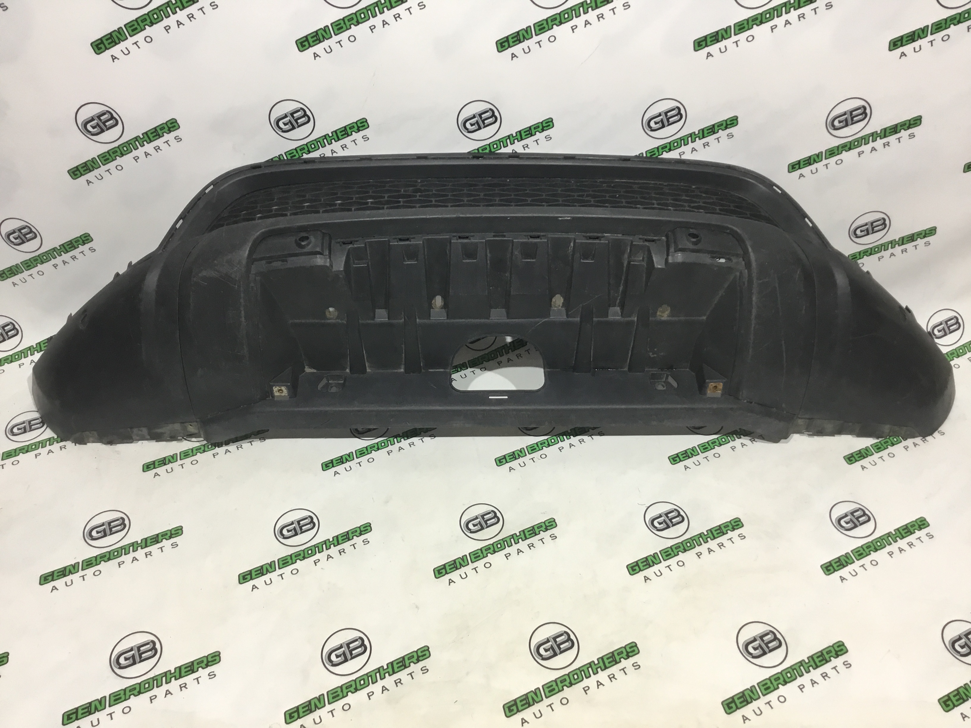 Бампер передній Land Rover Discovery Sport L550 2018