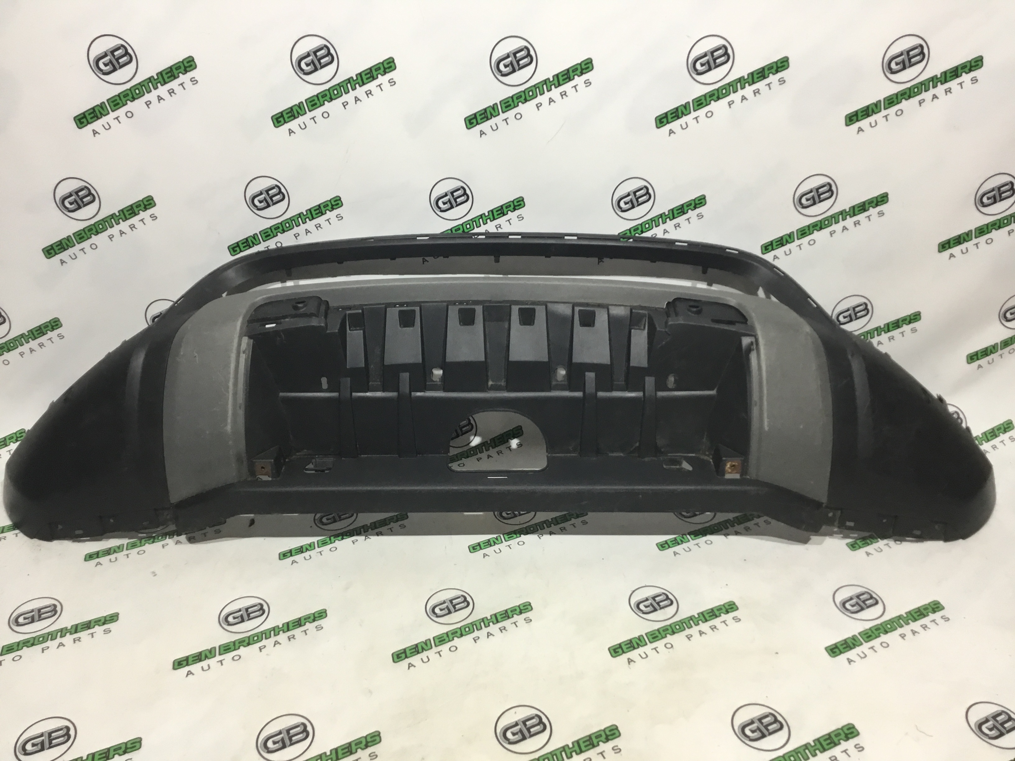Бампер передній Land Rover Discovery Sport L550 2018