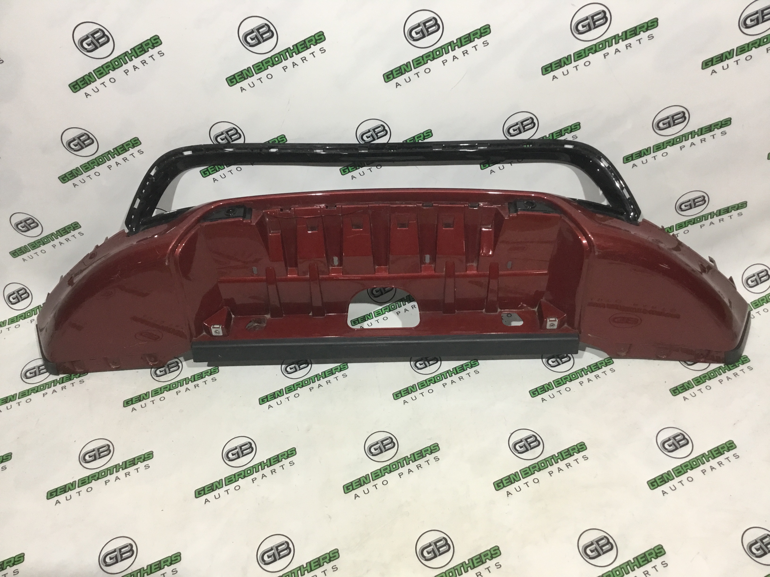 Бампер передній Land Rover Discovery Sport L550 2018