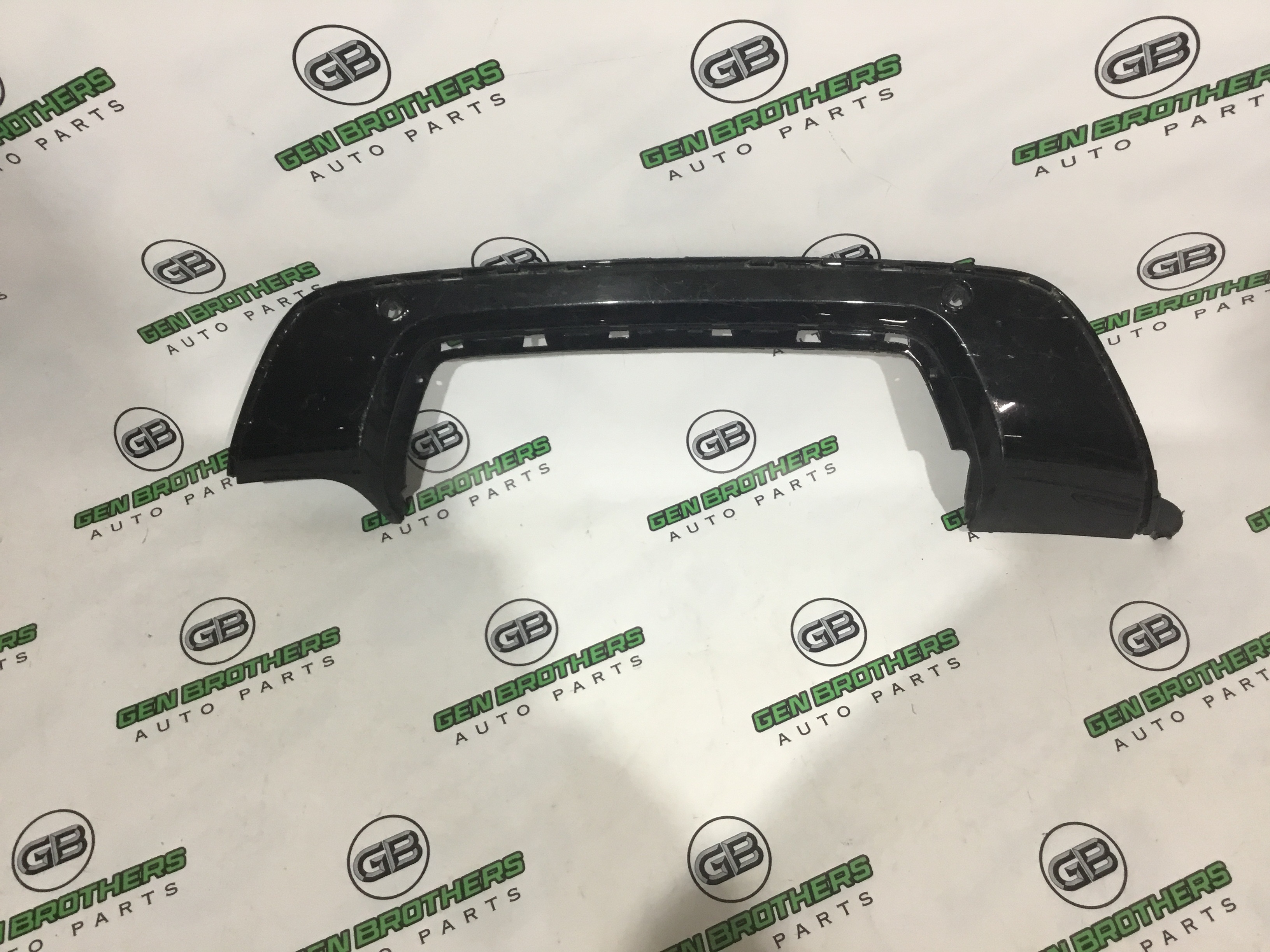 Бампер задній Land Rover Range Rover Velar L560 2018