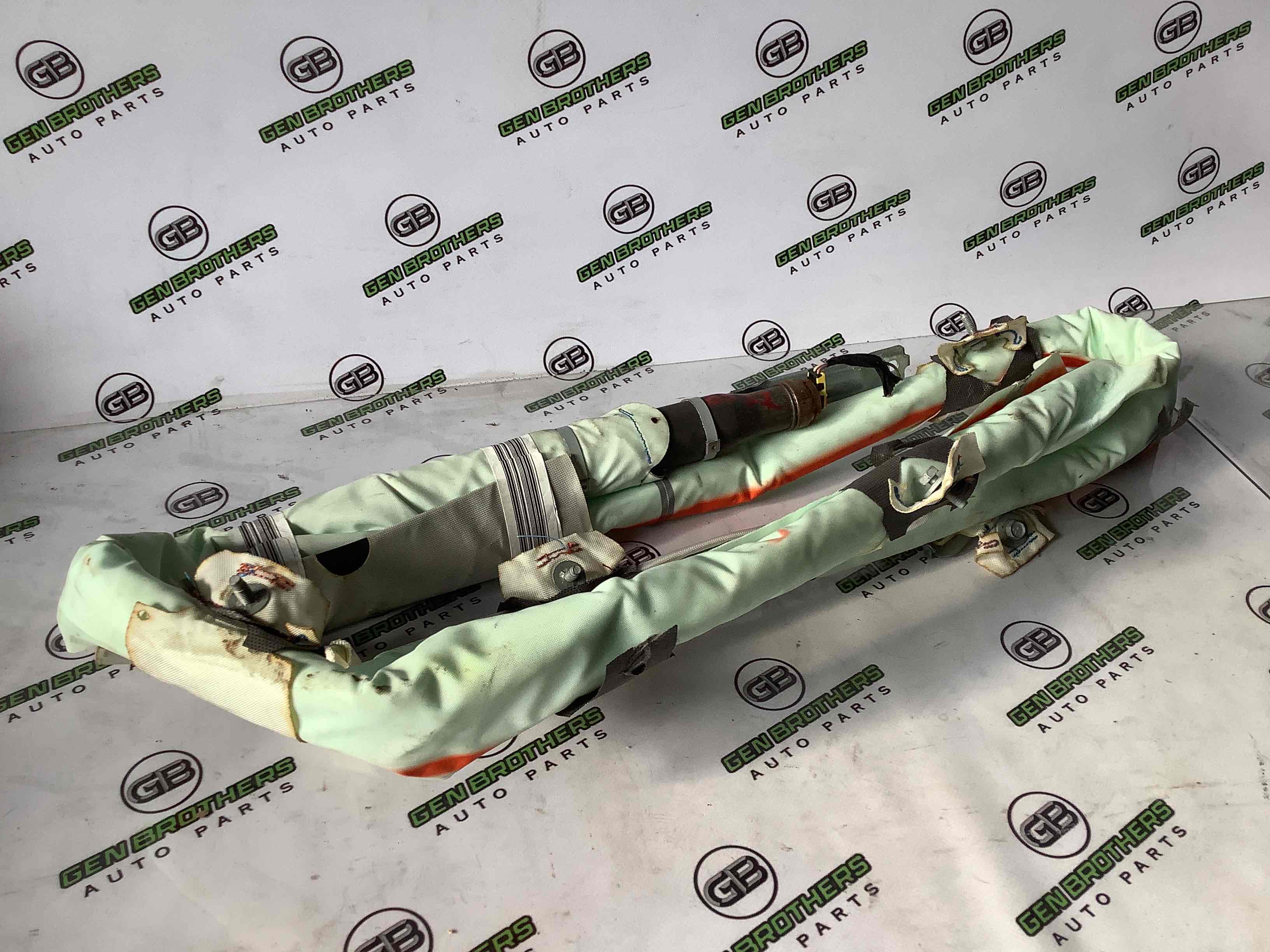 Подушка безпеки збоку шторка