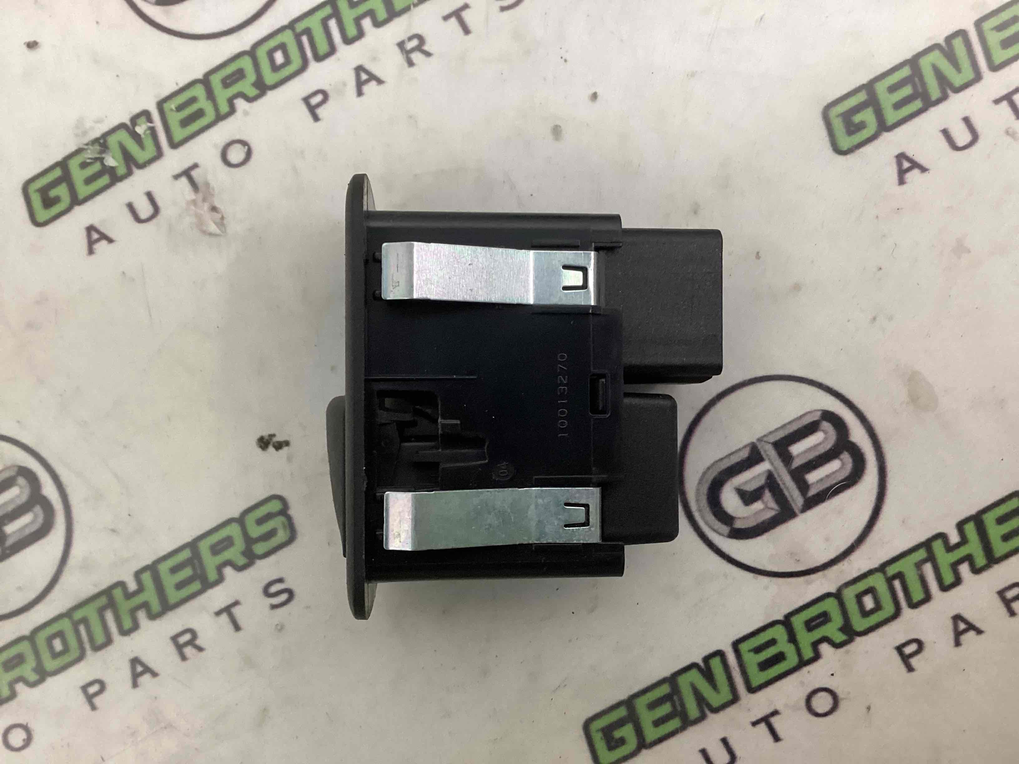 Кнопки керування склопідйомниками