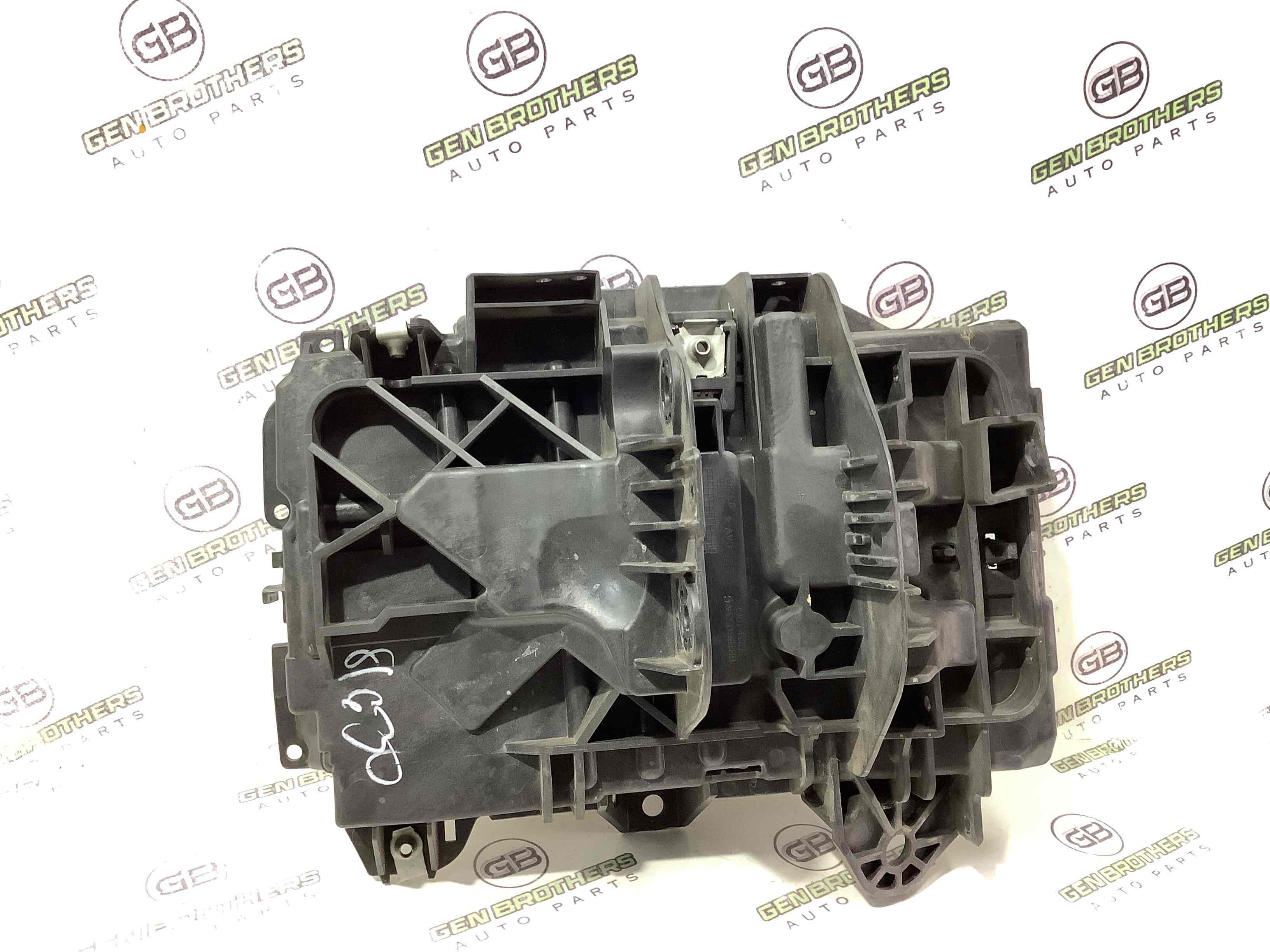 Полиця акумулятора, кришка, кріплення майданчик АКБ